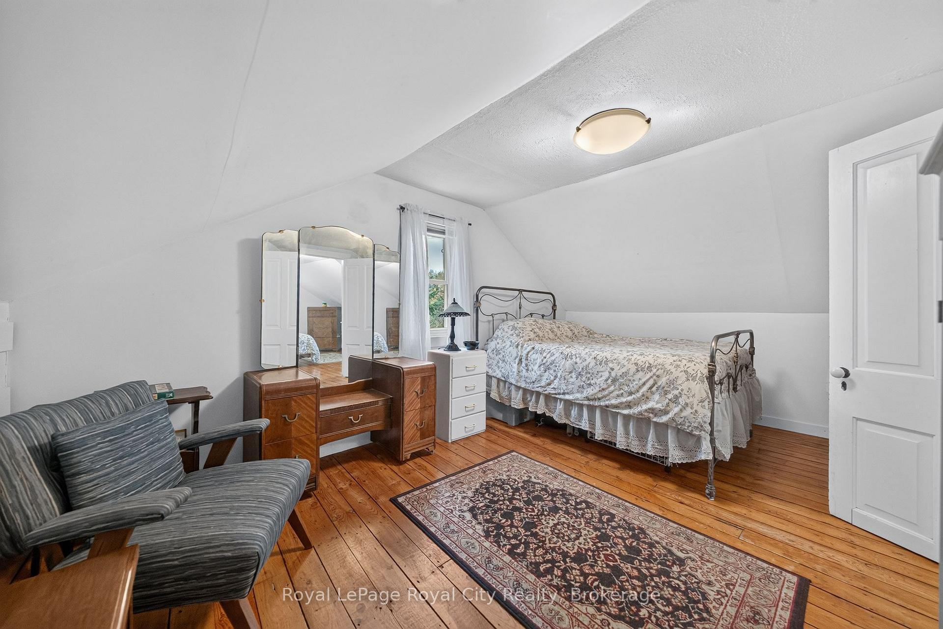 Photo 33 of 601 St Andrew Street E, Centre Wellington, Fergus — HOMEH
