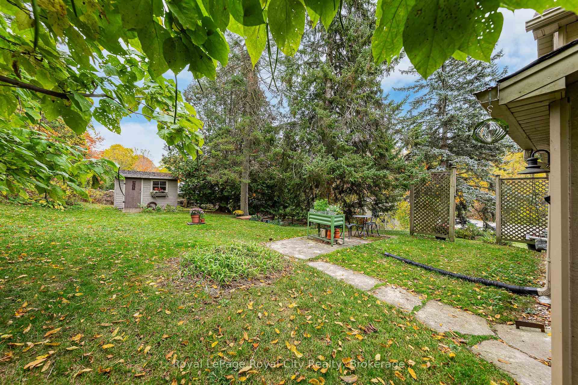 Photo 37 of 601 St Andrew Street E, Centre Wellington, Fergus — HOMEH