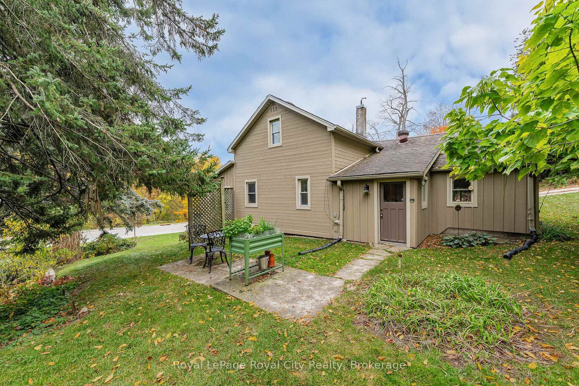 Photo 39 of 601 St Andrew Street E, Centre Wellington, Fergus — HOMEH