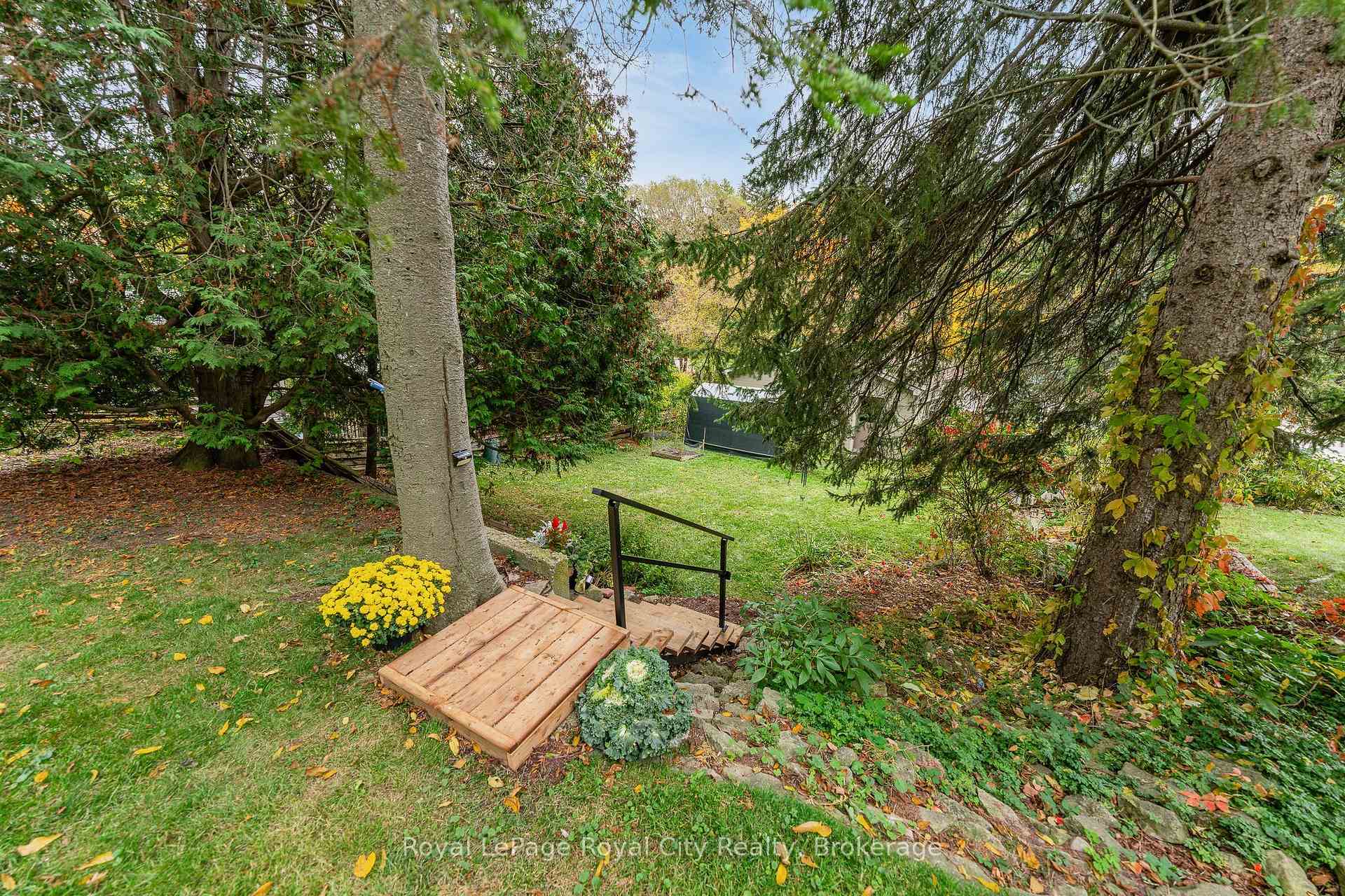 Photo 42 of 601 St Andrew Street E, Centre Wellington, Fergus — HOMEH