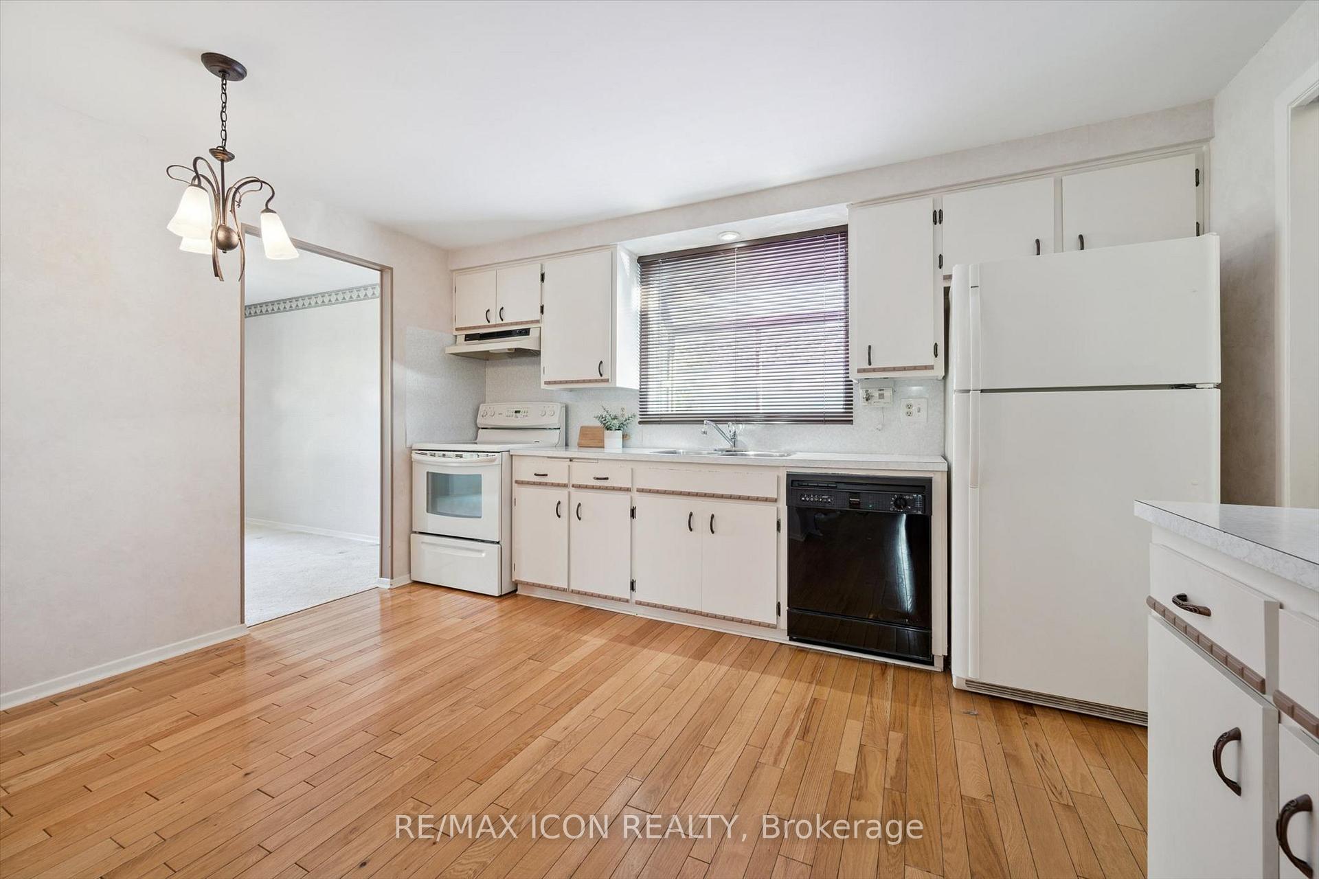Photo 6 of 43 Lewis Crescent, Kitchener, Centreville Chicopee — HOMEH