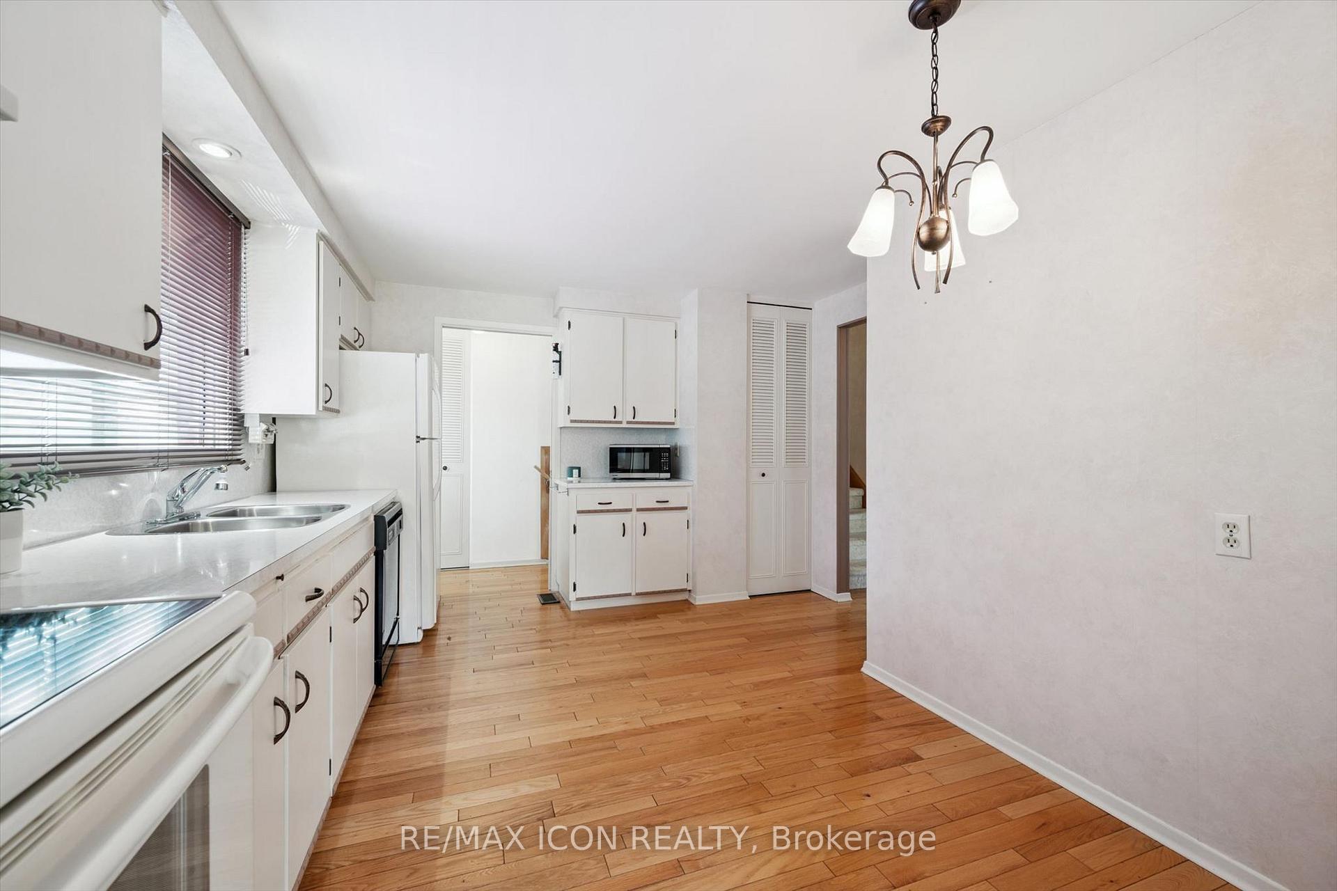 Photo 8 of 43 Lewis Crescent, Kitchener, Centreville Chicopee — HOMEH