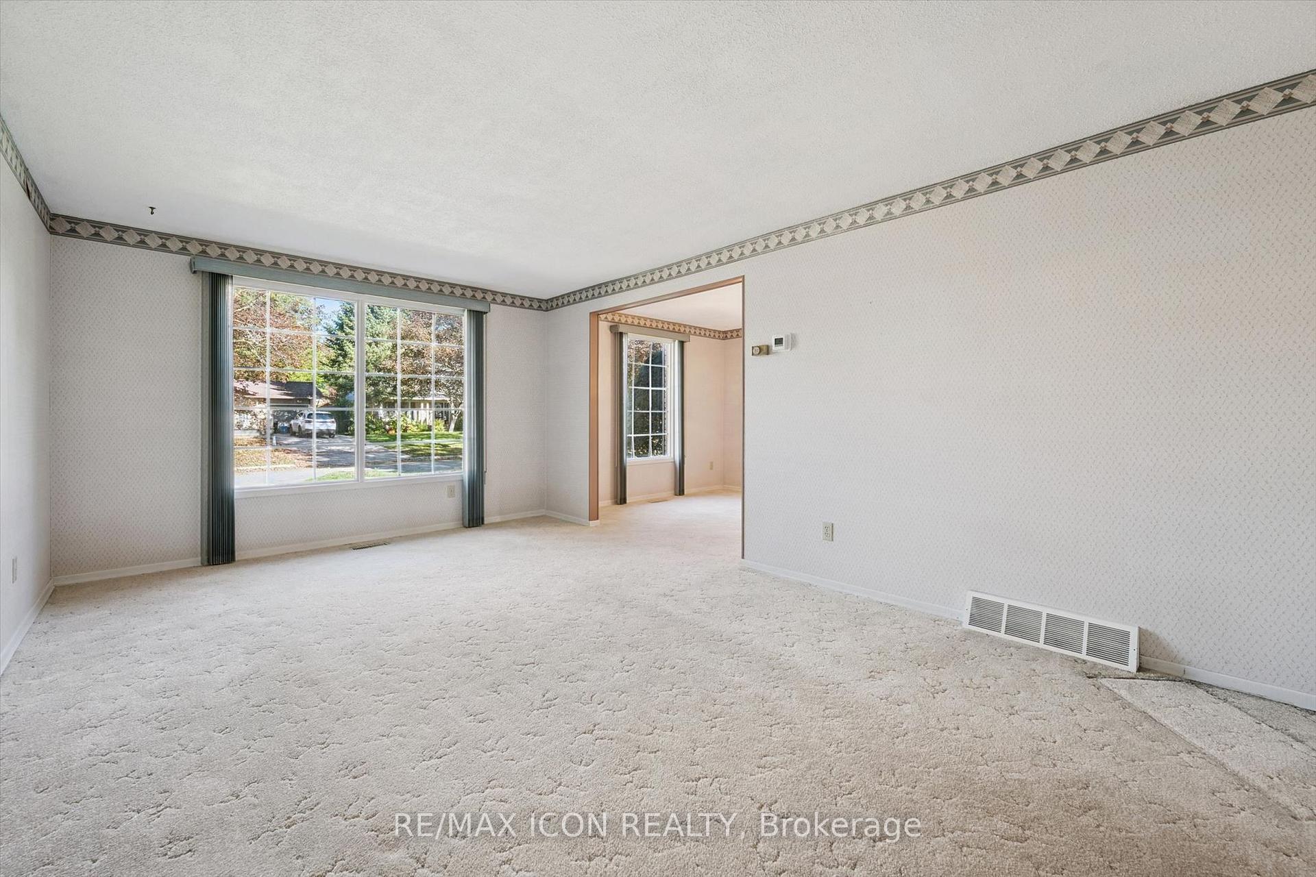 Photo 14 of 43 Lewis Crescent, Kitchener, Centreville Chicopee — HOMEH