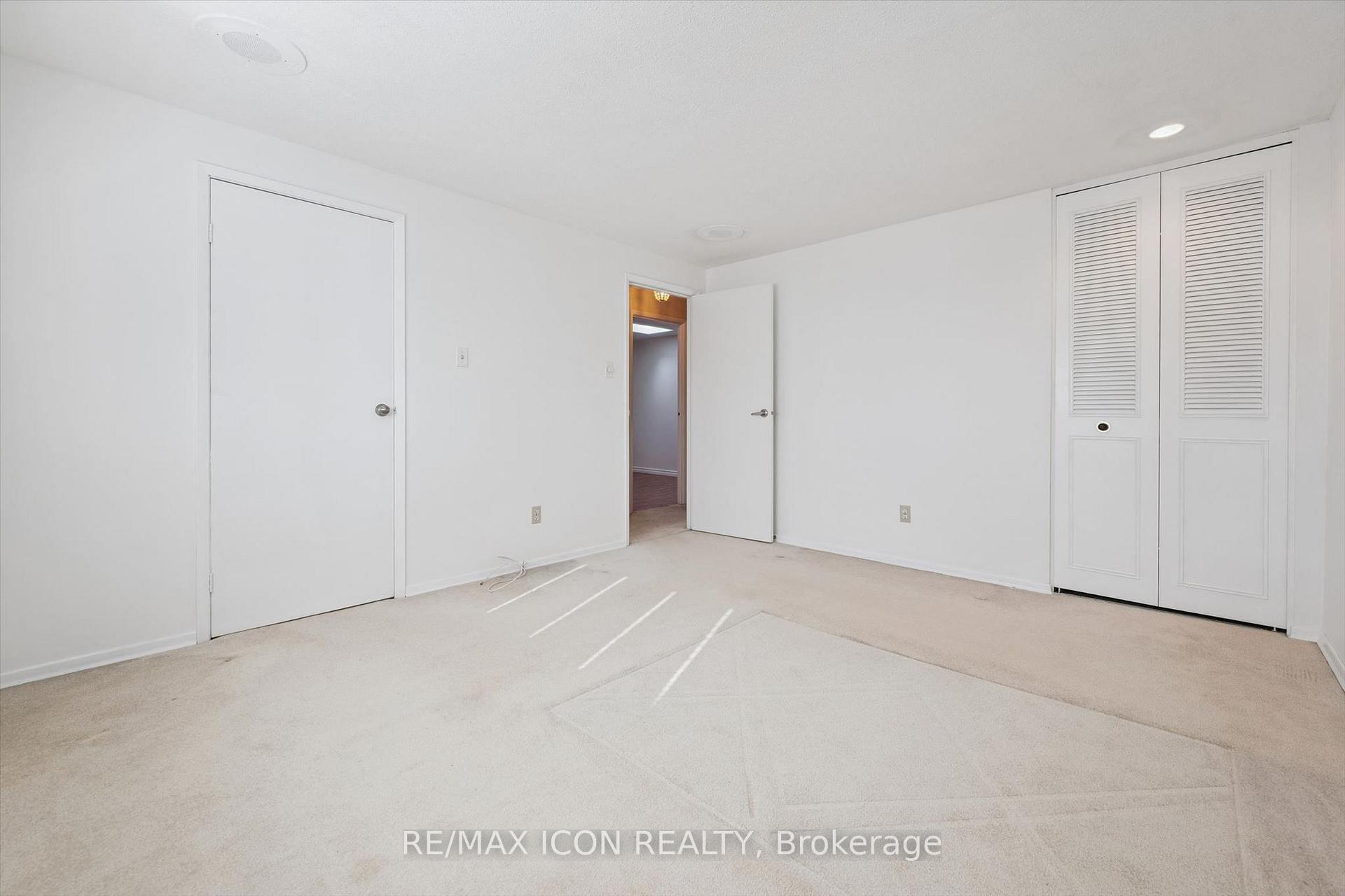 Photo 20 of 43 Lewis Crescent, Kitchener, Centreville Chicopee — HOMEH