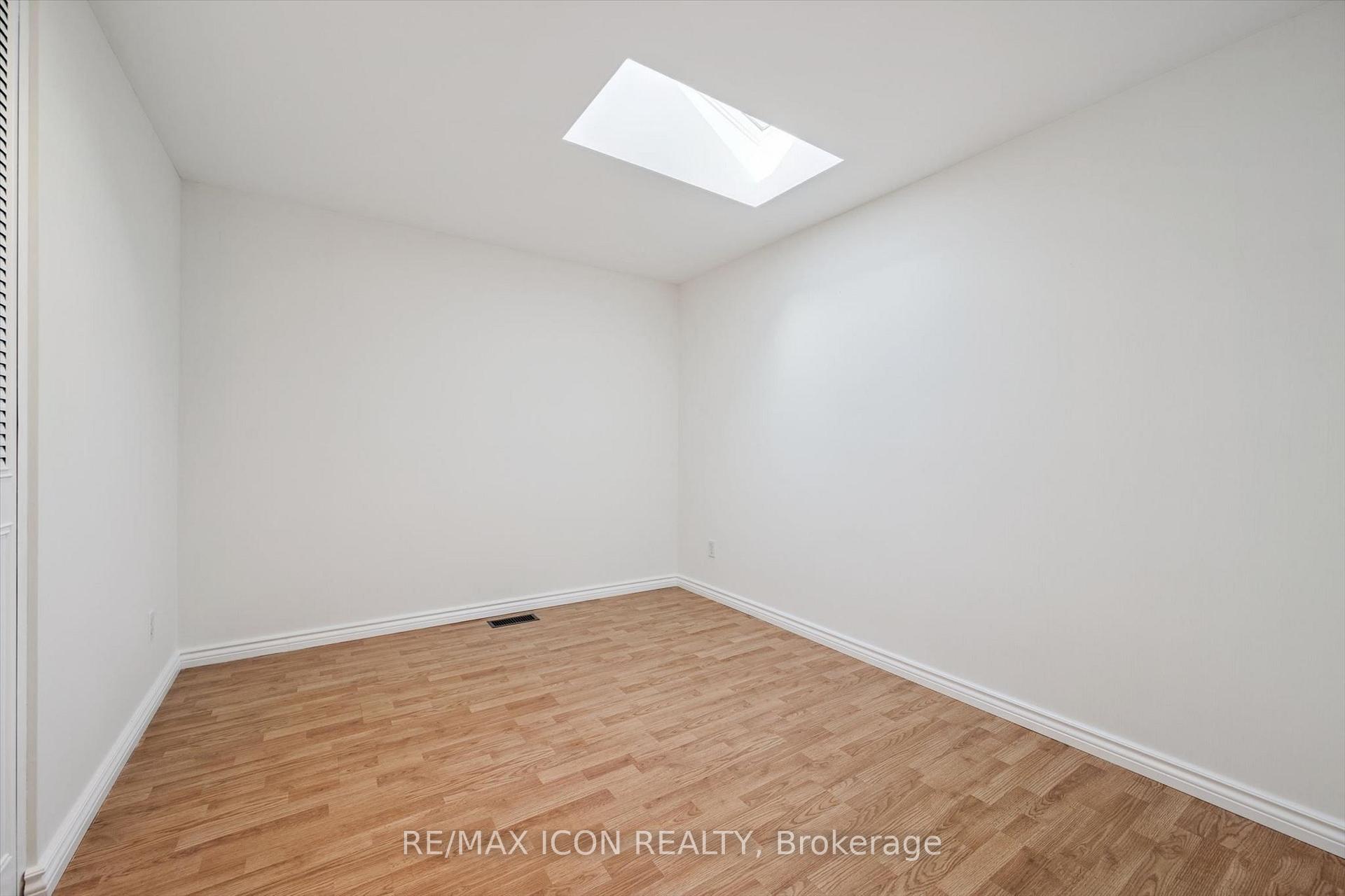 Photo 21 of 43 Lewis Crescent, Kitchener, Centreville Chicopee — HOMEH