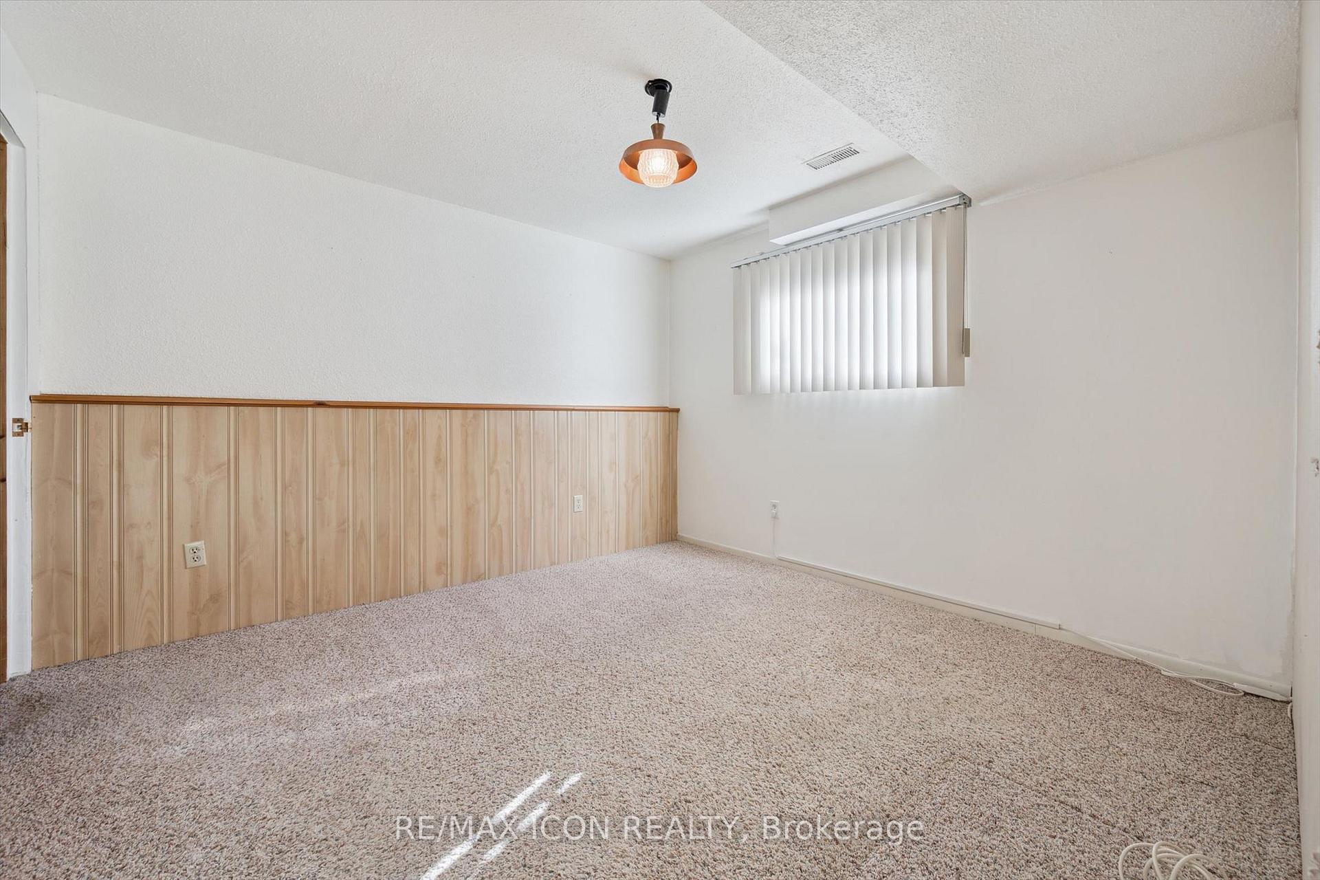 Photo 29 of 43 Lewis Crescent, Kitchener, Centreville Chicopee — HOMEH
