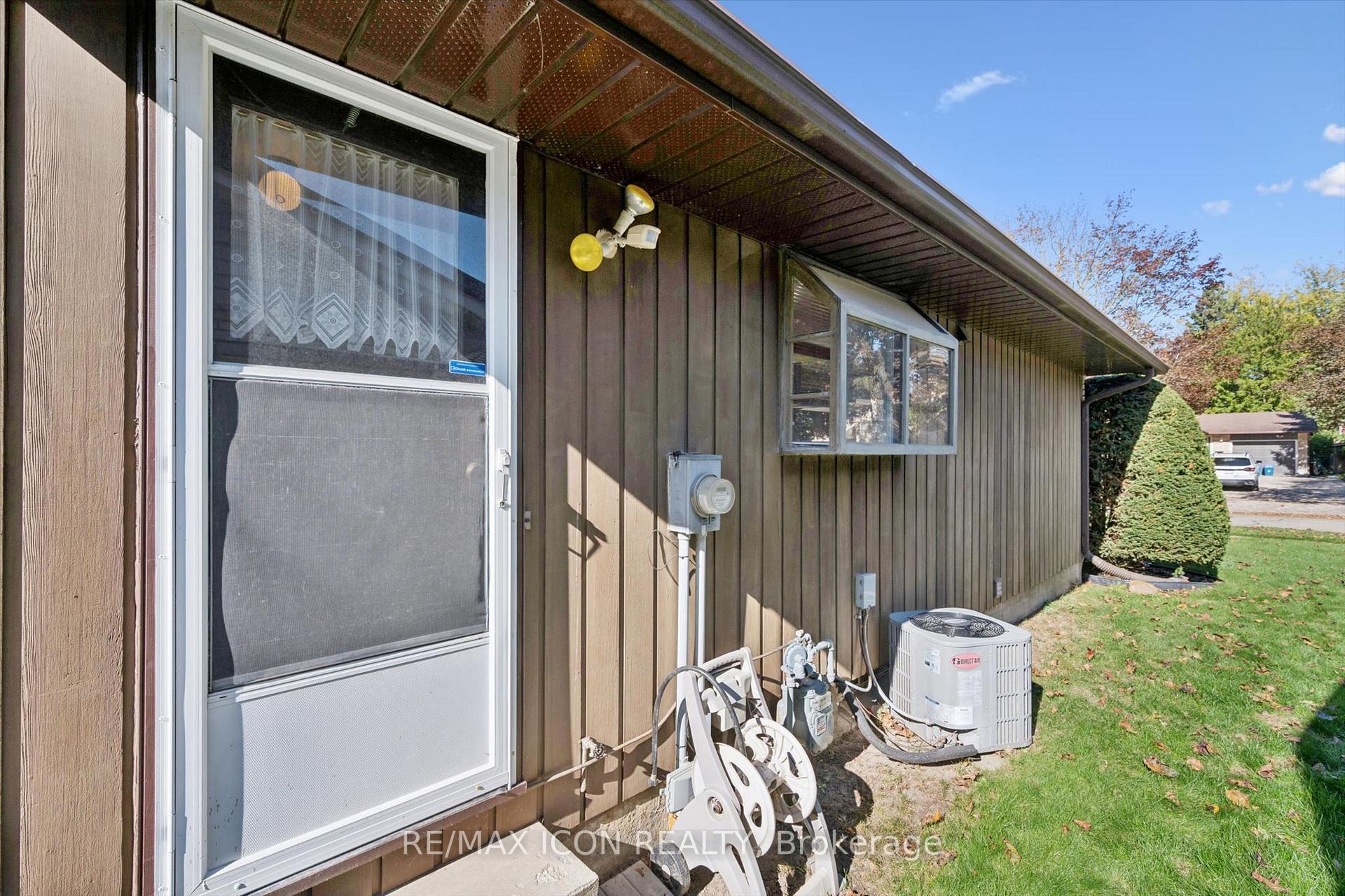 Photo 35 of 43 Lewis Crescent, Kitchener, Centreville Chicopee — HOMEH