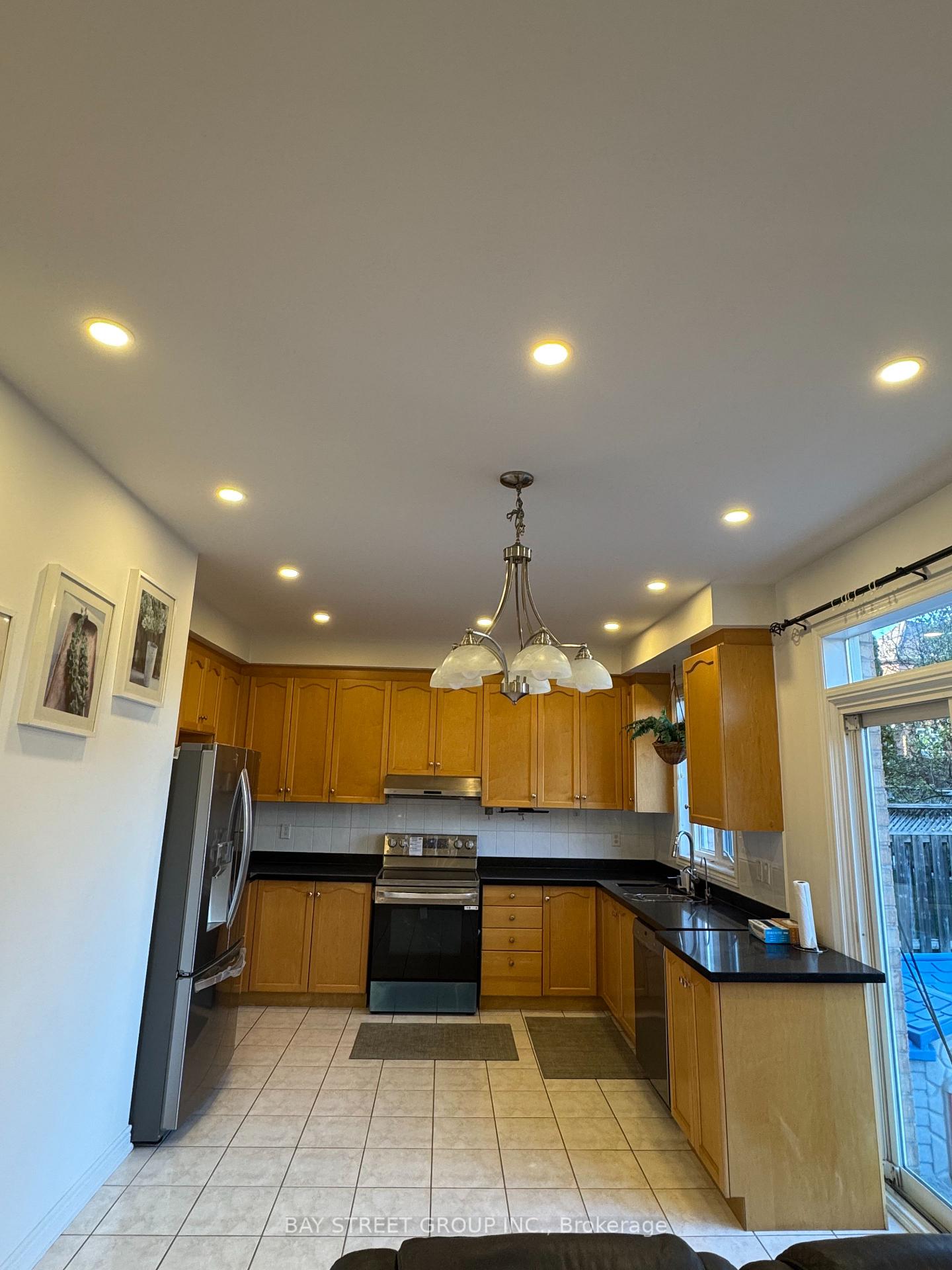 Photo 7 of 305 Shirley Drive, Richmond Hill, Rouge Woods — HOMEH