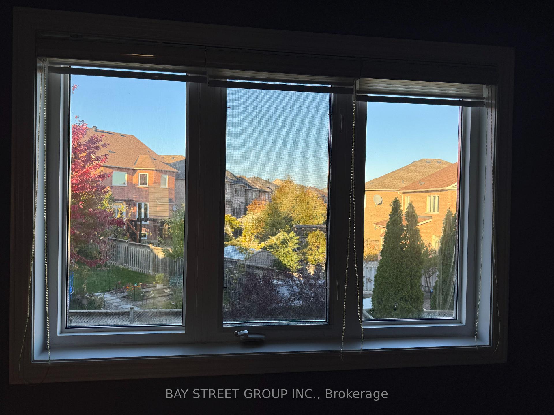Photo 8 of 305 Shirley Drive, Richmond Hill, Rouge Woods — HOMEH