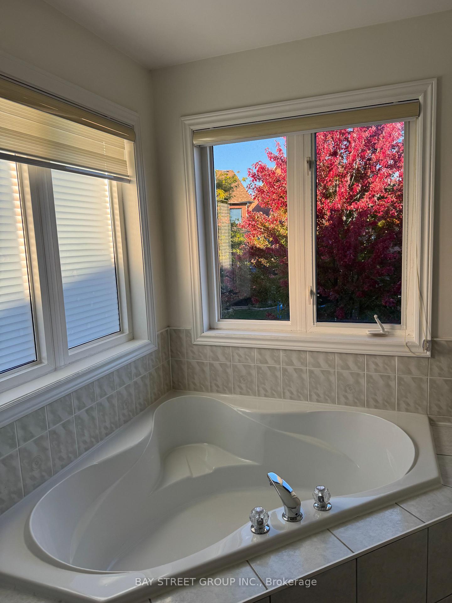 Photo 10 of 305 Shirley Drive, Richmond Hill, Rouge Woods — HOMEH