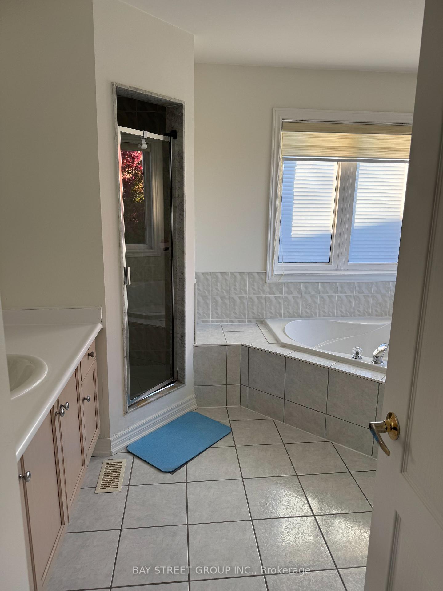 Photo 11 of 305 Shirley Drive, Richmond Hill, Rouge Woods — HOMEH