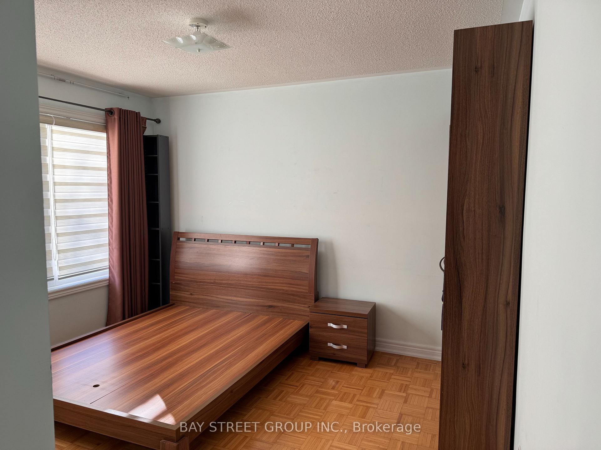 Photo 13 of 305 Shirley Drive, Richmond Hill, Rouge Woods — HOMEH