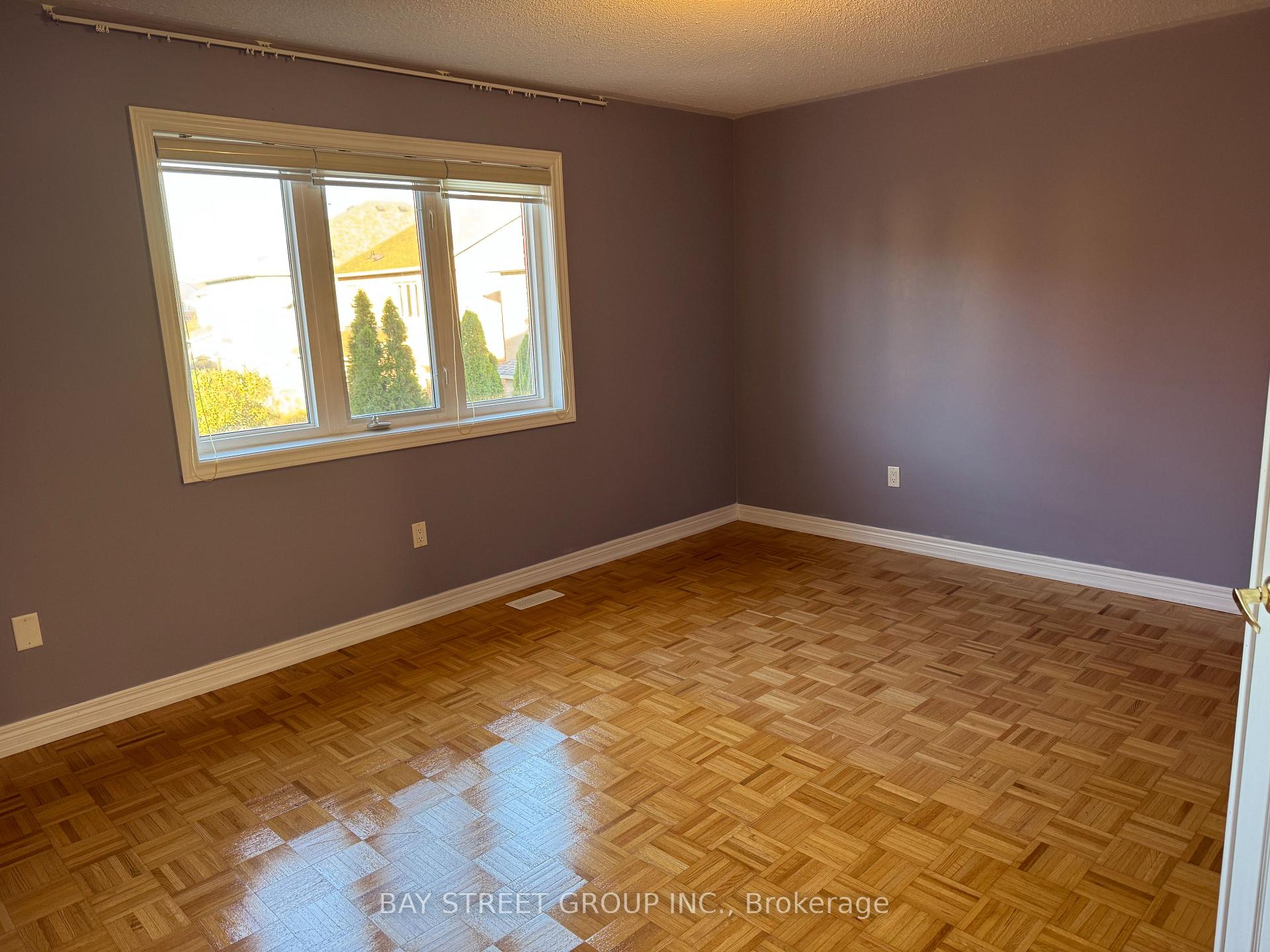 Photo 14 of 305 Shirley Drive, Richmond Hill, Rouge Woods — HOMEH