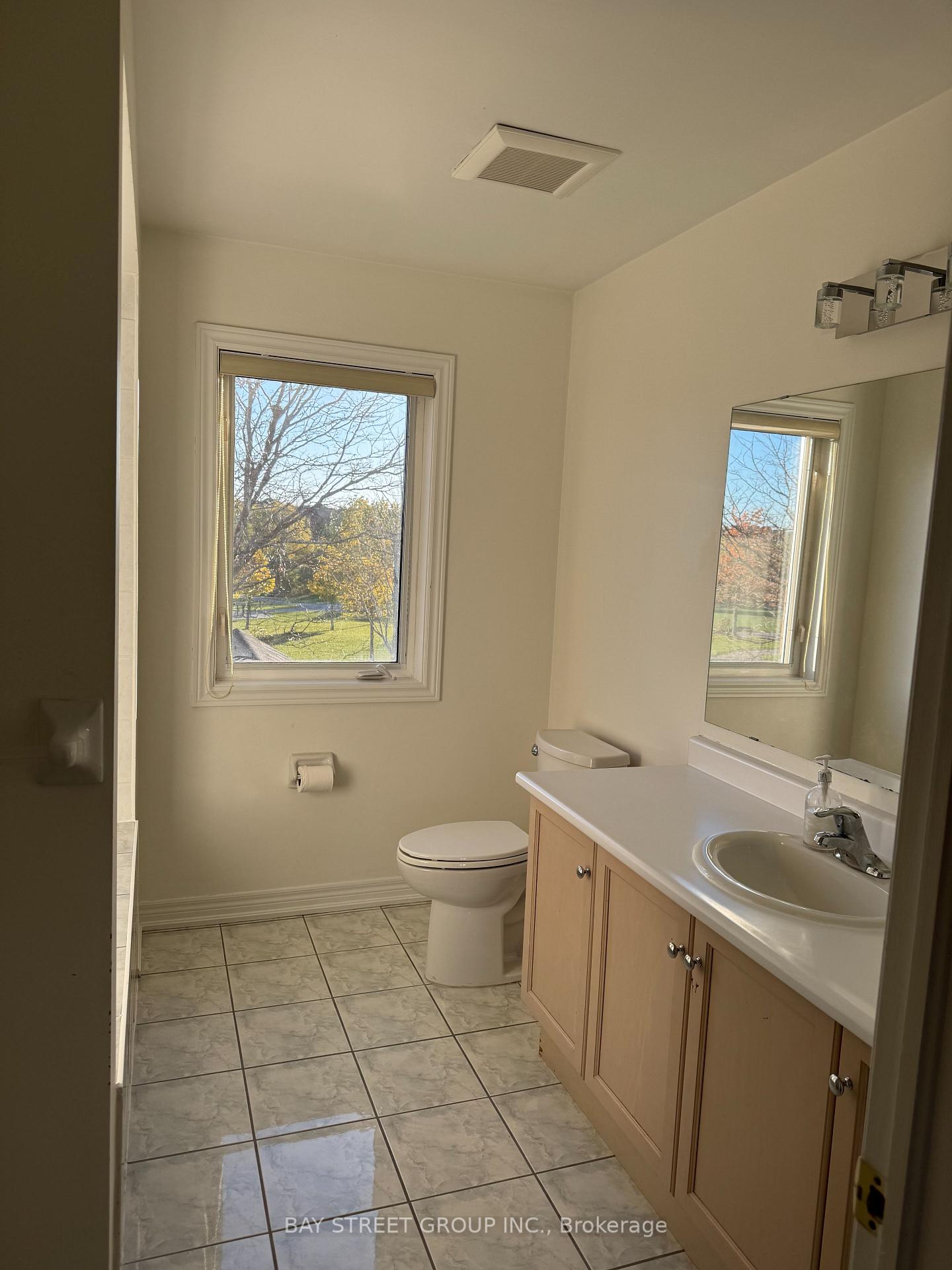Photo 15 of 305 Shirley Drive, Richmond Hill, Rouge Woods — HOMEH