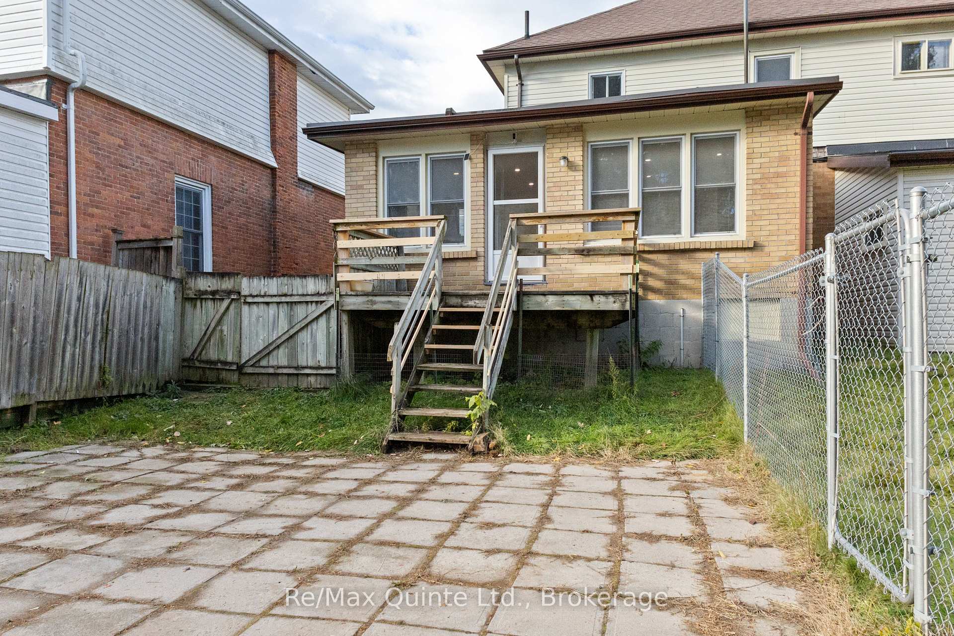 Photo 6 of 163 Albert Street, Belleville, Belleville Ward — HOMEH