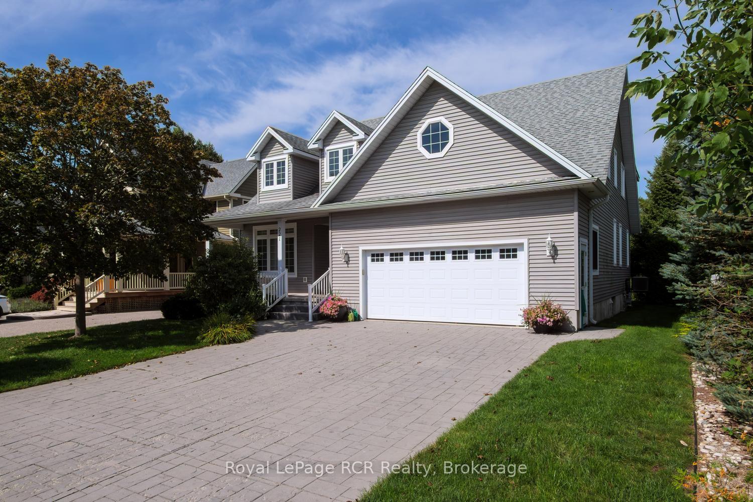 Photo of 221 Emerald Dr