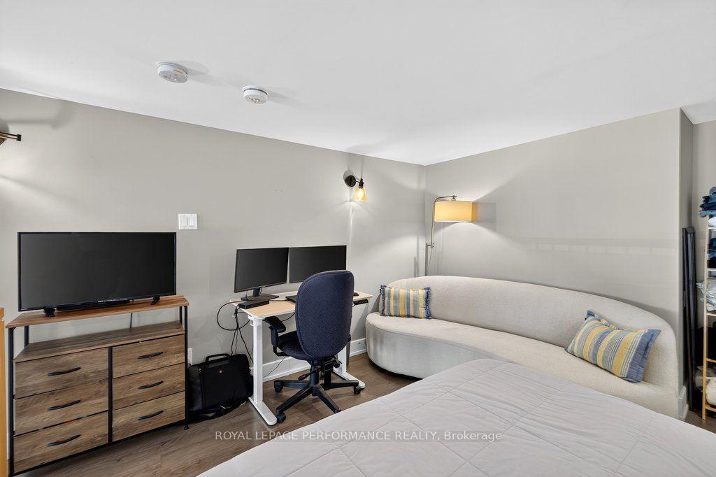 Photo 33 of Unit B, 206 Manchester Avenue, Ottawa, Hintonburg — HOMEH