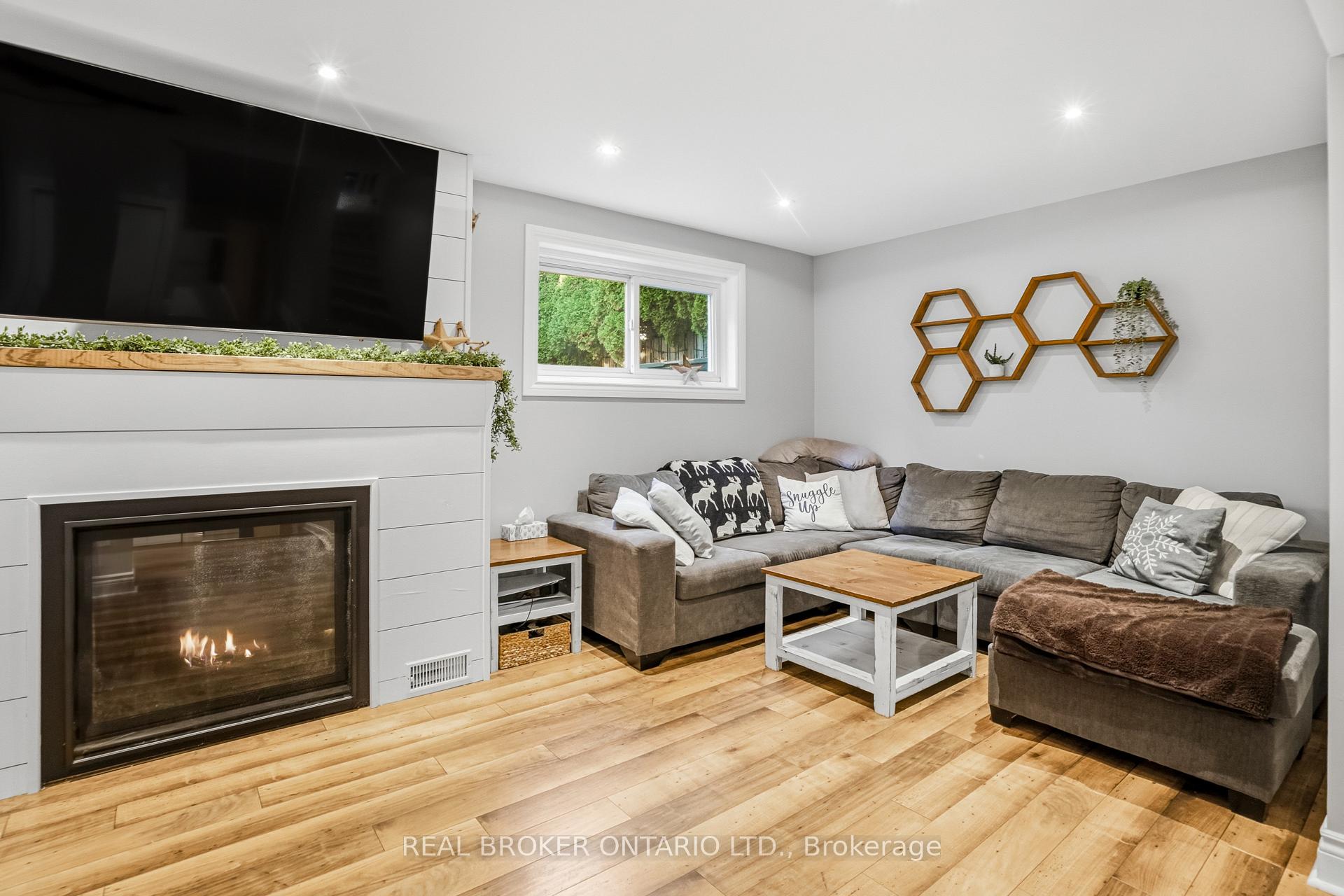 Photo 17 of 43 Shoreline Drive, St. Catharines, Lakeshore — HOMEH