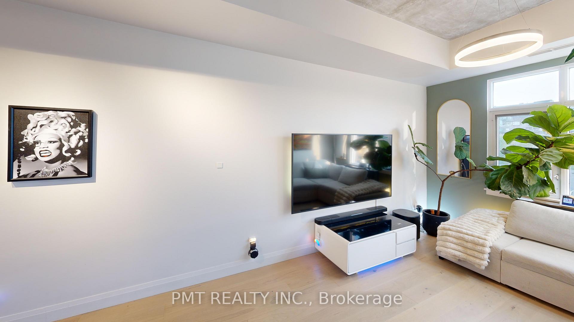 Photo 3 of Unit Ph17, 550 Front Street W, Toronto, Waterfront Communities — HOMEH