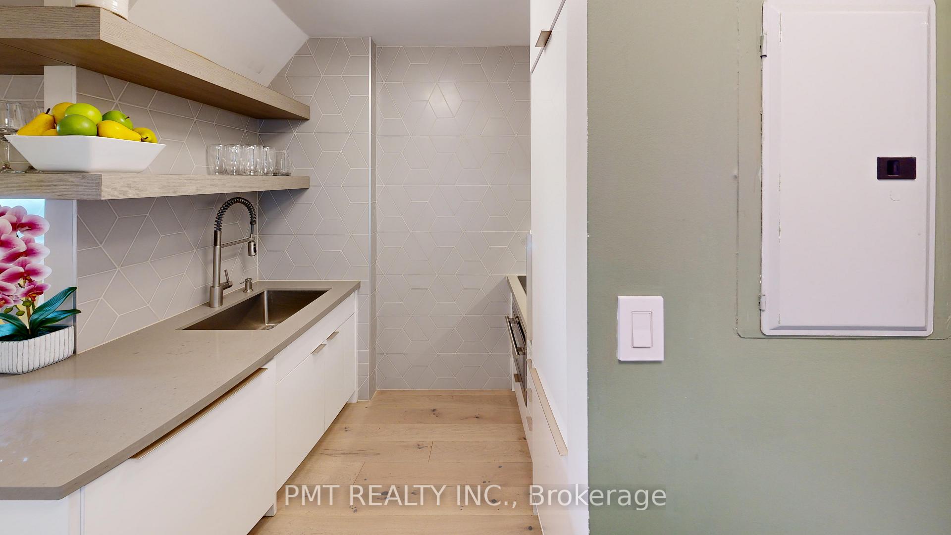 Photo 5 of Unit Ph17, 550 Front Street W, Toronto, Waterfront Communities — HOMEH
