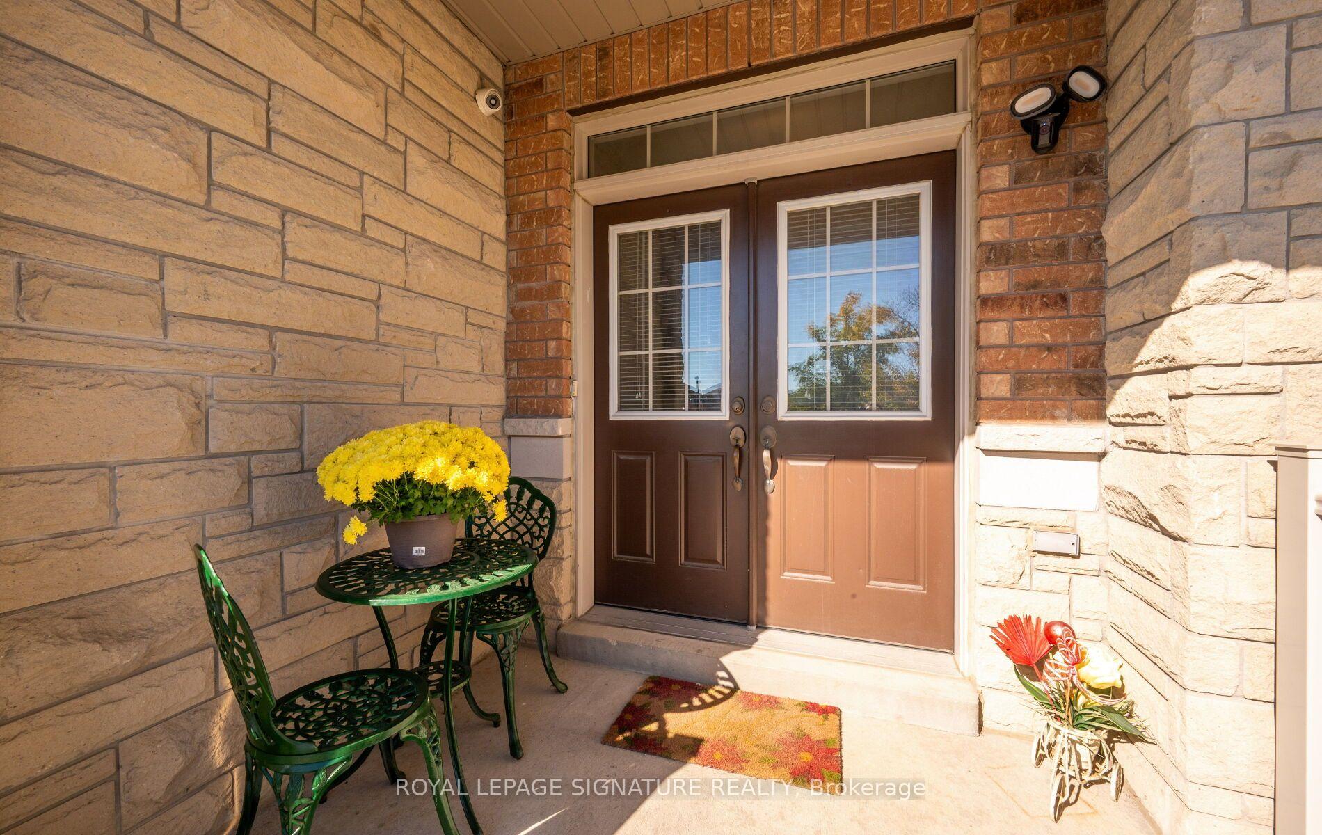Photo 3 of 30 Franktown Drive, Brampton, Bram East — HOMEH