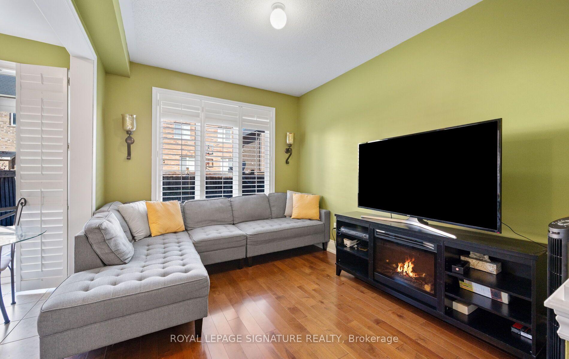 Photo 11 of 30 Franktown Drive, Brampton, Bram East — HOMEH