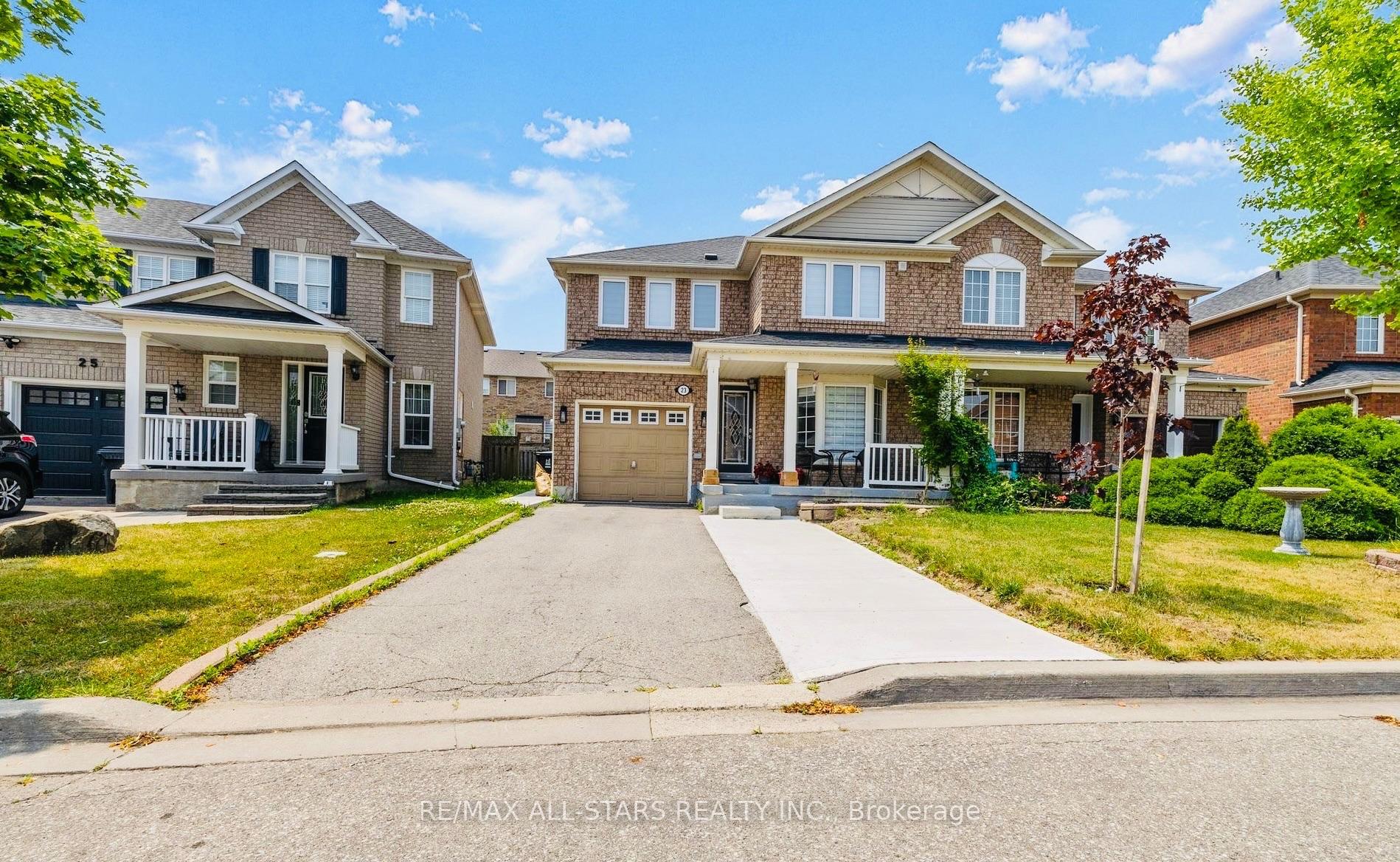 Front of Unit Basement, 23 Hyacinth Crescent