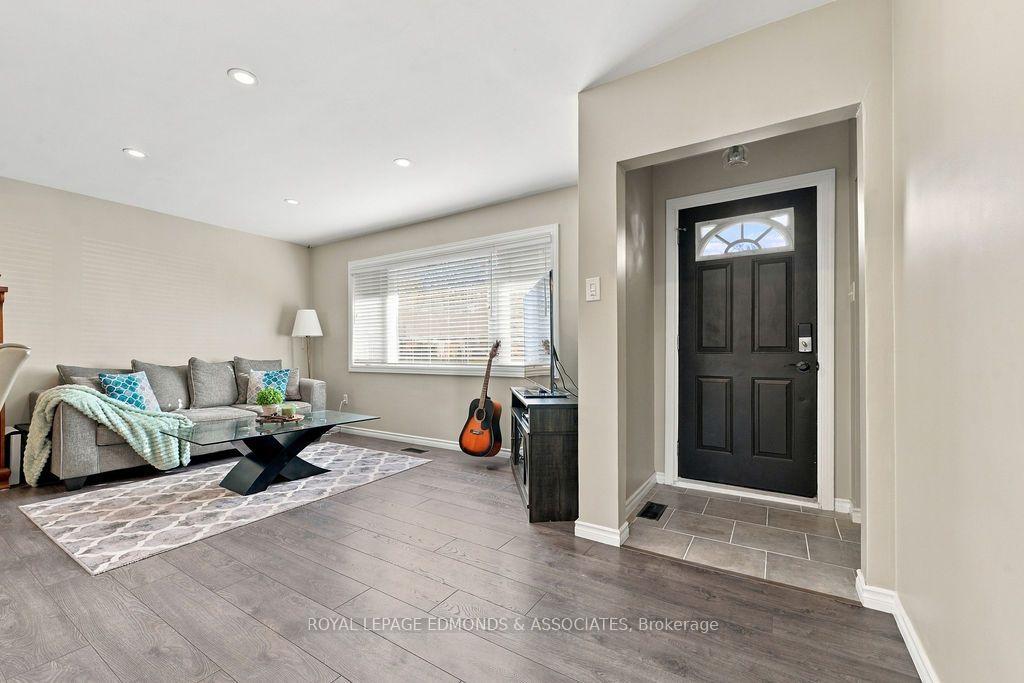 Photo 5 of 525 Irving Street, Pembroke, Pembroke — HOMEH