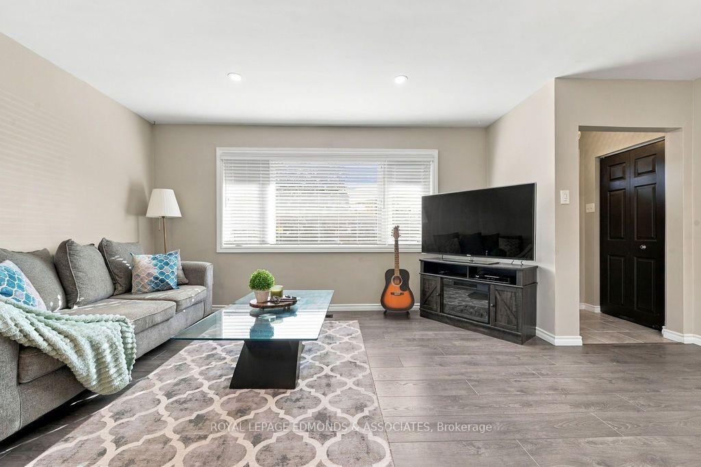 Photo 6 of 525 Irving Street, Pembroke, Pembroke — HOMEH
