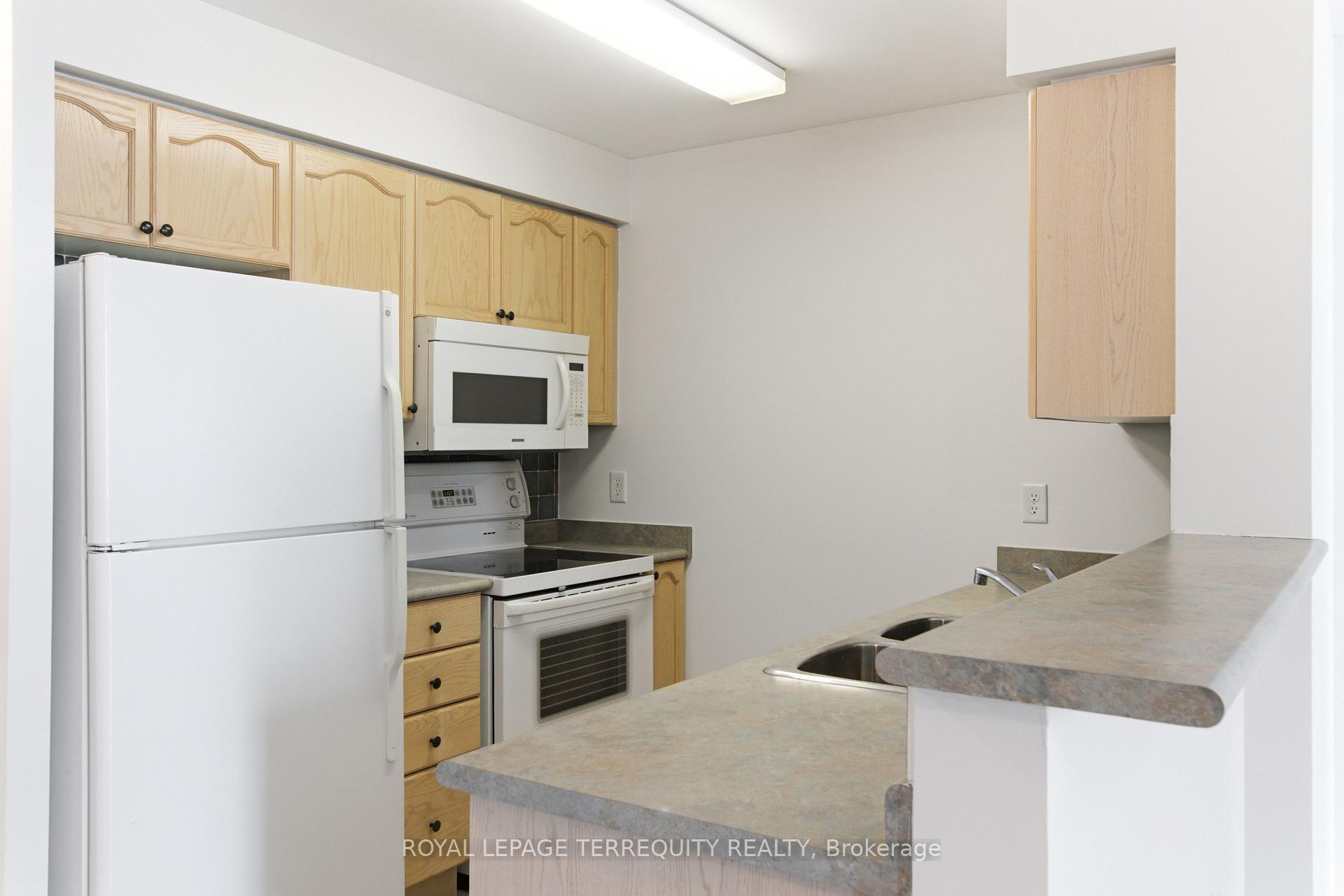 Photo 12 of Unit PH07, 20 Olive Avenue, North York, Willowdale East — HOMEH