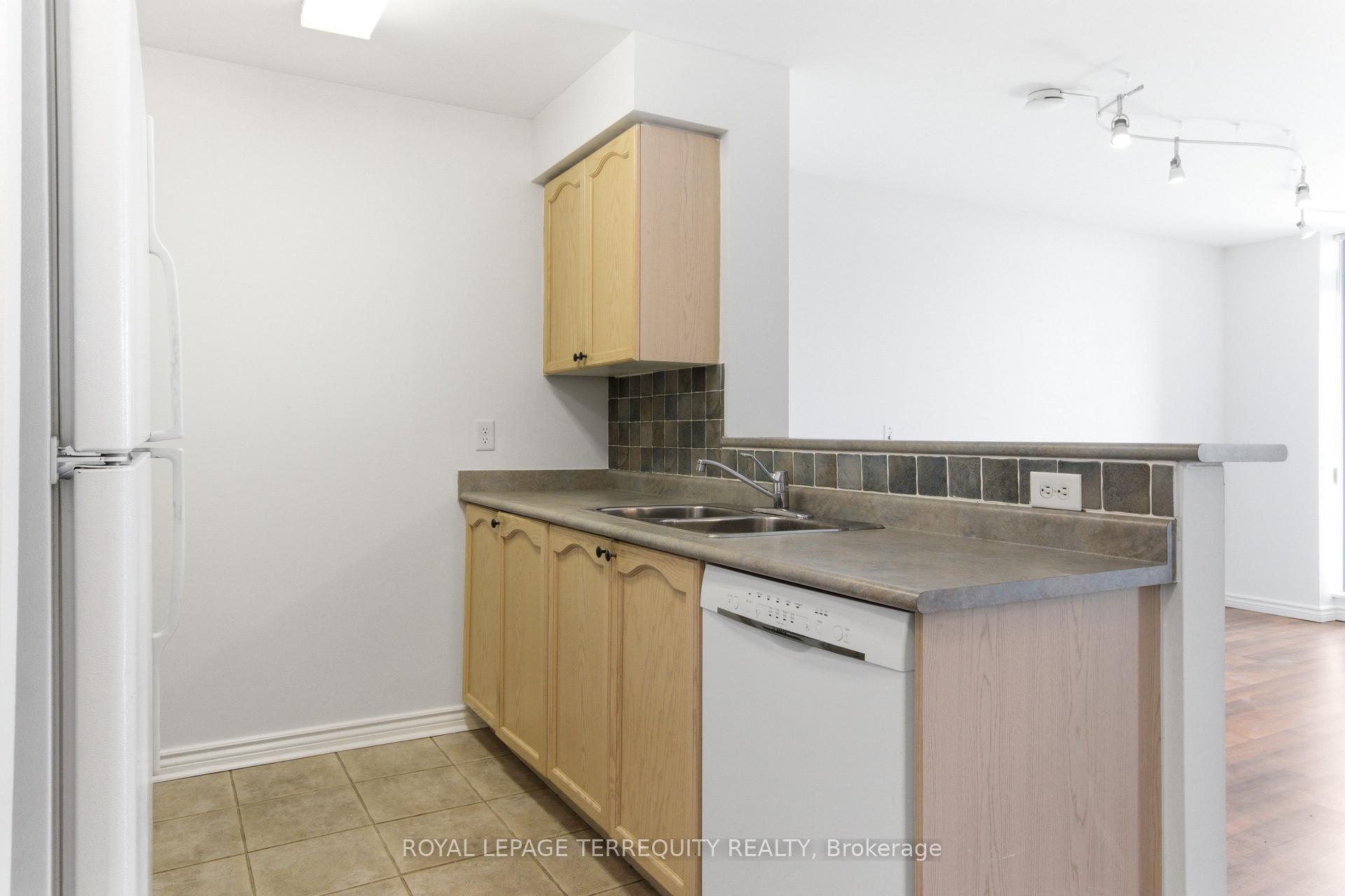 Photo 13 of Unit PH07, 20 Olive Avenue, North York, Willowdale East — HOMEH