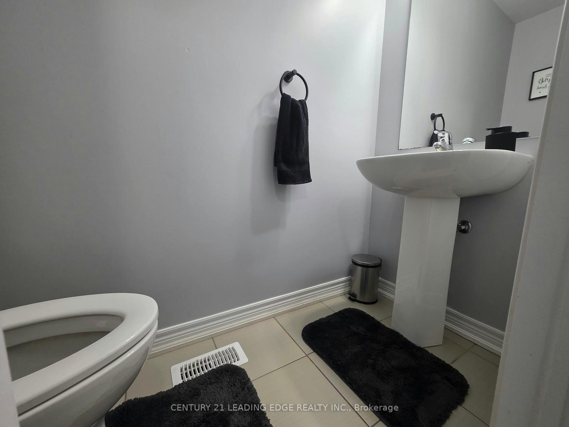 Photo 4 of 57 Great Gabe Crescent, Oshawa, Windfields — HOMEH