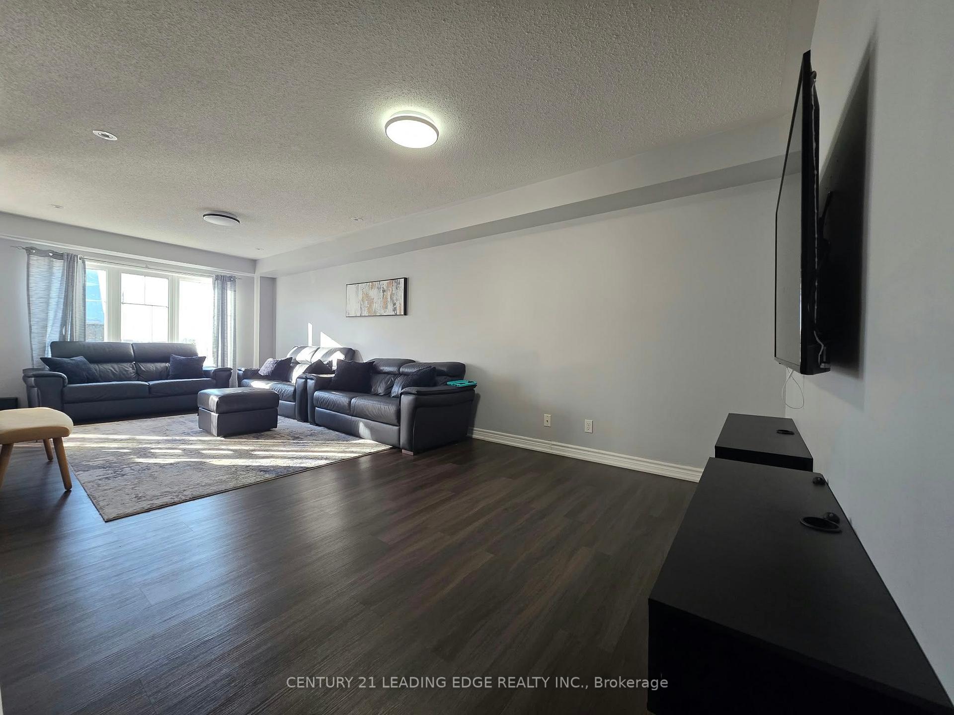 Photo 5 of 57 Great Gabe Crescent, Oshawa, Windfields — HOMEH