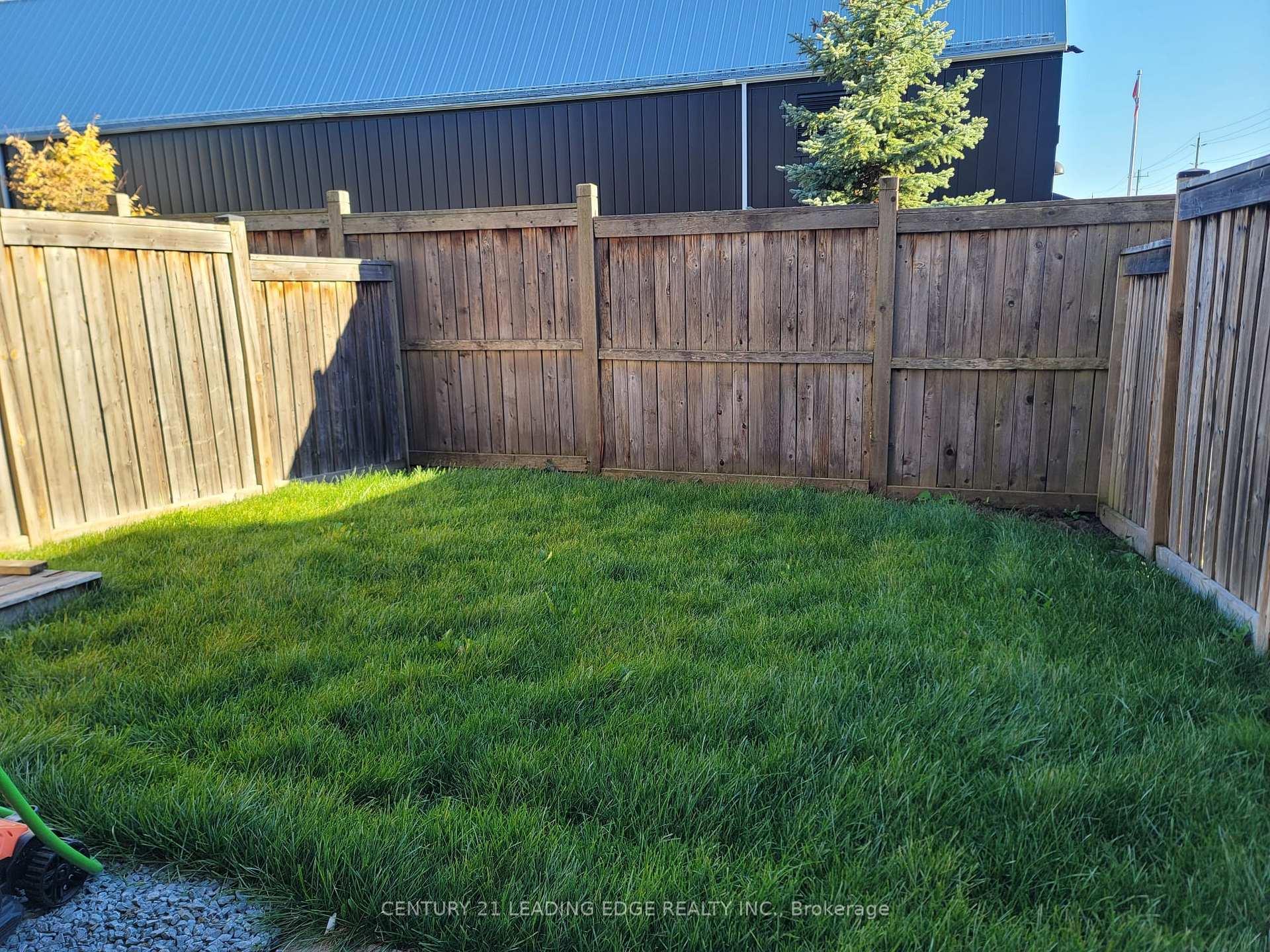 Photo 21 of 57 Great Gabe Crescent, Oshawa, Windfields — HOMEH