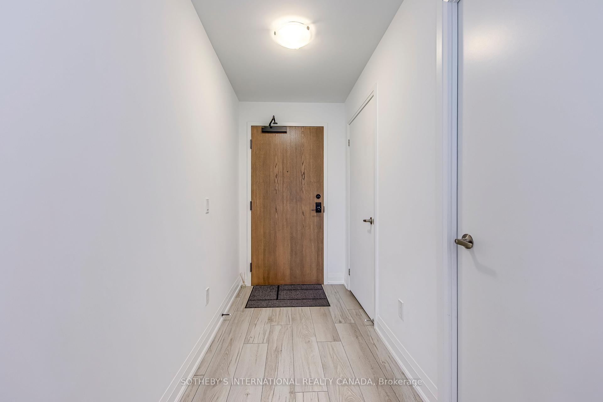 Photo 6 of Unit 212, 1035 Southdown Road, Mississauga, Clarkson — HOMEH