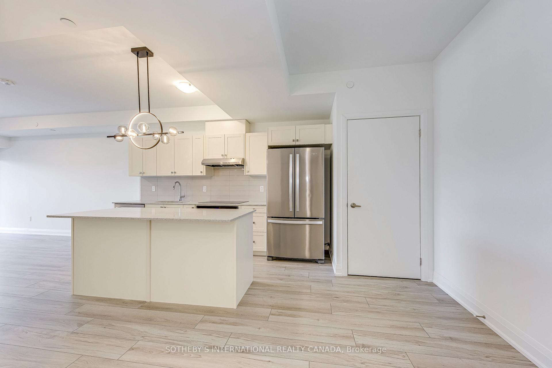 Photo 9 of Unit 212, 1035 Southdown Road, Mississauga, Clarkson — HOMEH