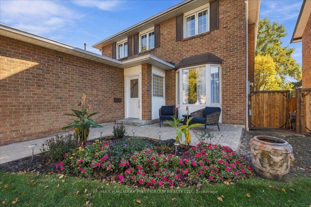 Photo 3 of 23 Flowers Crescent, Ajax, South West — HOMEH