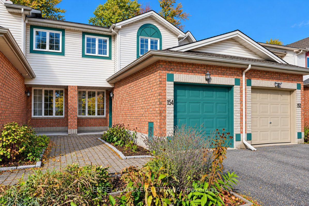 Photo 2 of 154 College Circle, Ottawa, Castle Heights — HOMEH
