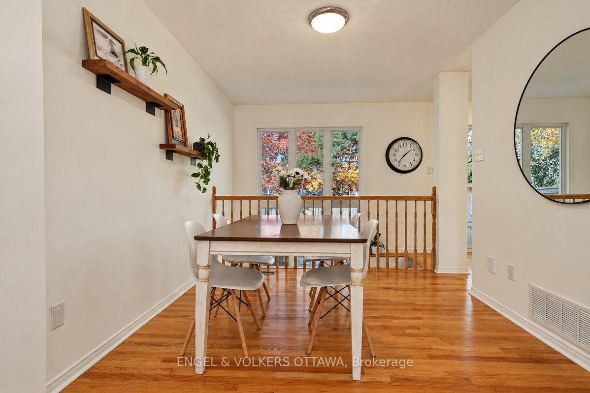 Photo 15 of 154 College Circle, Ottawa, Castle Heights — HOMEH