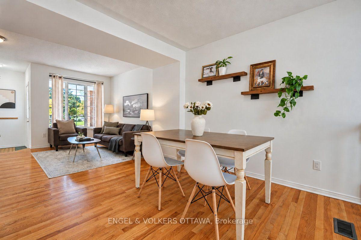 Photo 16 of 154 College Circle, Ottawa, Castle Heights — HOMEH