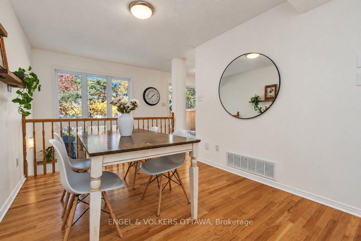 Photo 17 of 154 College Circle, Ottawa, Castle Heights — HOMEH