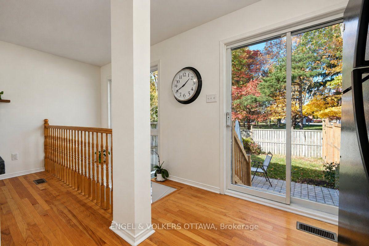 Photo 22 of 154 College Circle, Ottawa, Castle Heights — HOMEH