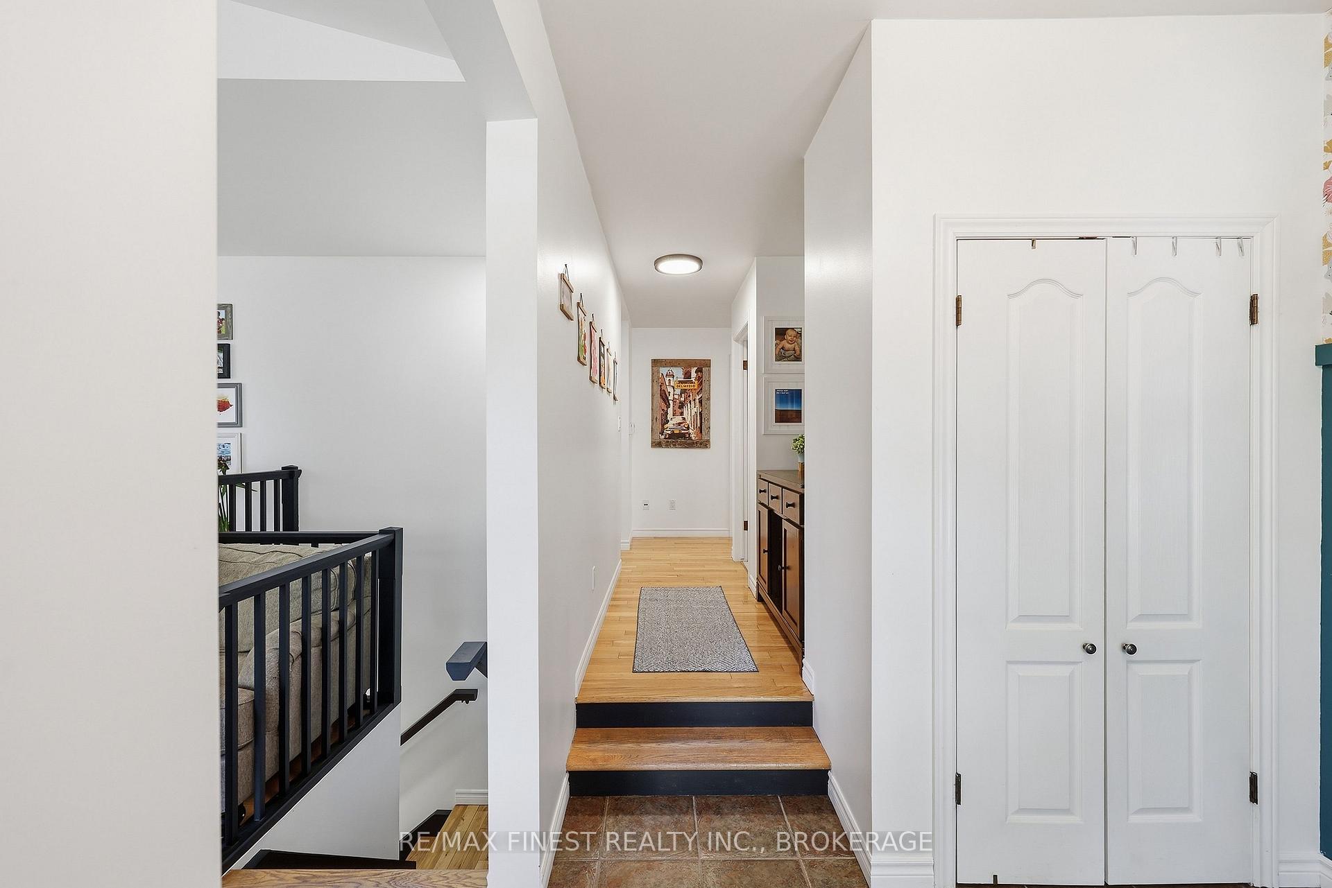 Photo 5 of 4404 Ashwood Drive, Frontenac, Frontenac South — HOMEH