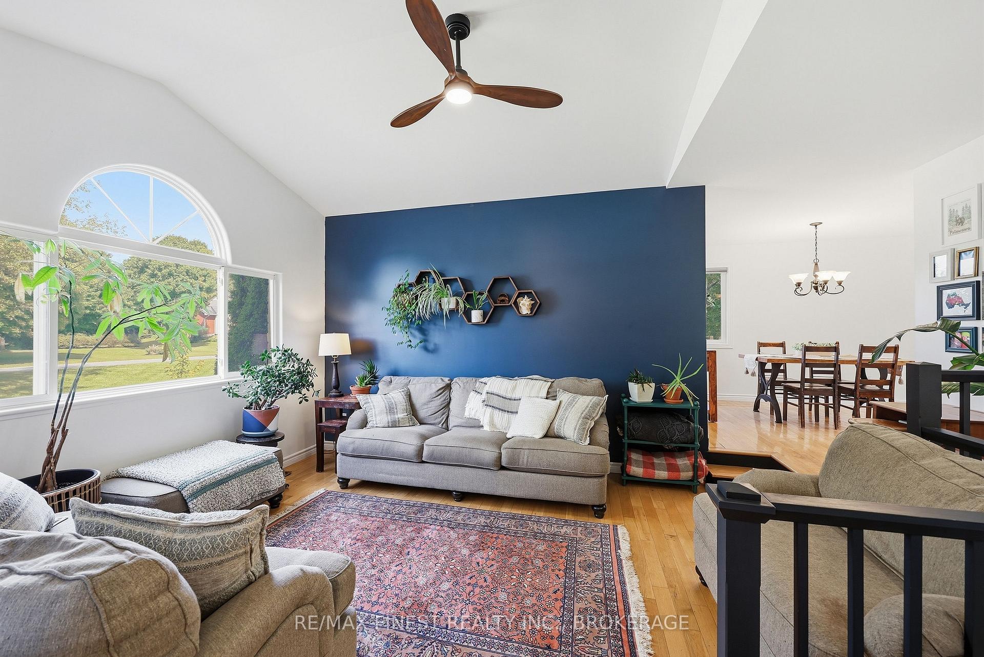Photo 6 of 4404 Ashwood Drive, Frontenac, Frontenac South — HOMEH
