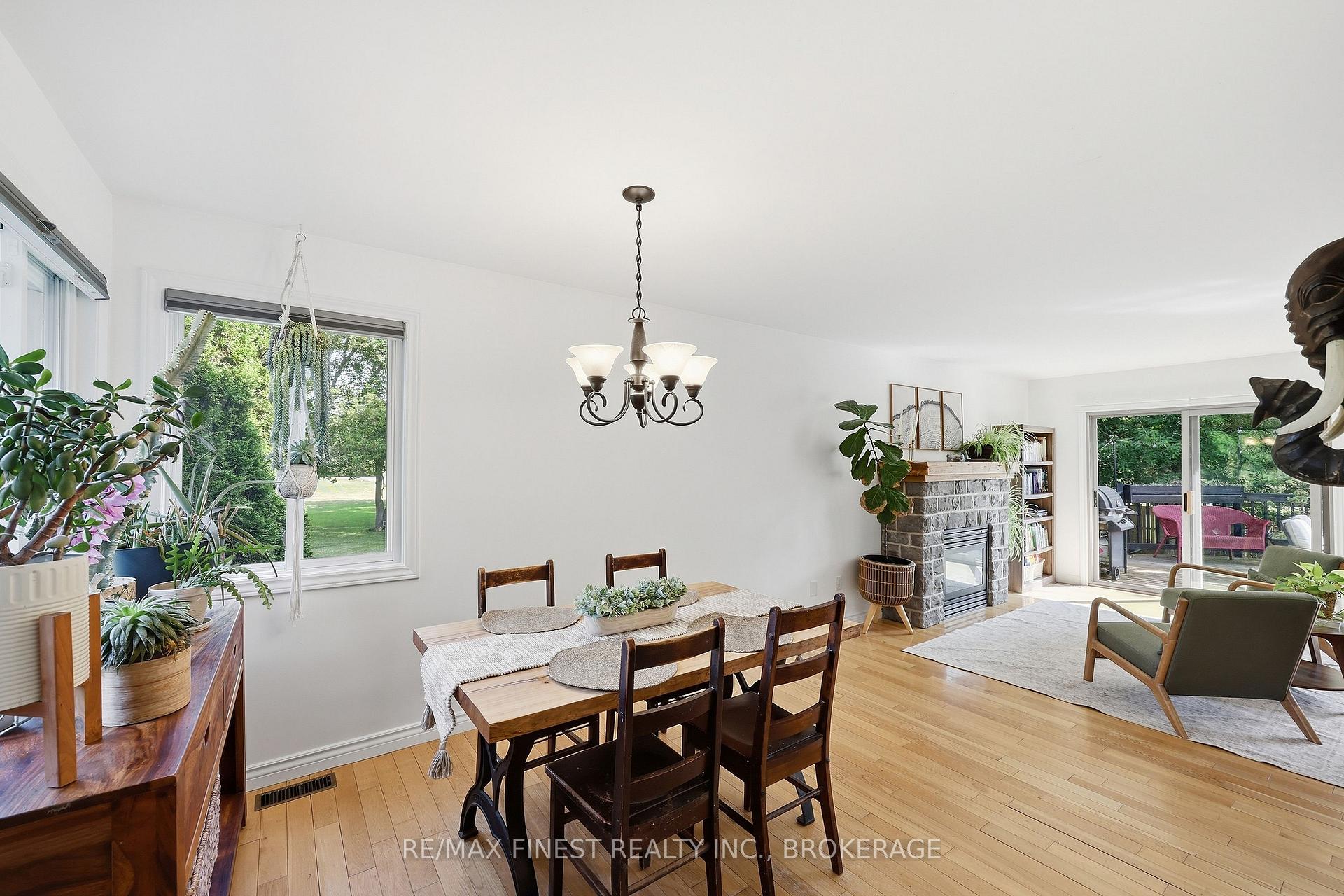 Photo 8 of 4404 Ashwood Drive, Frontenac, Frontenac South — HOMEH