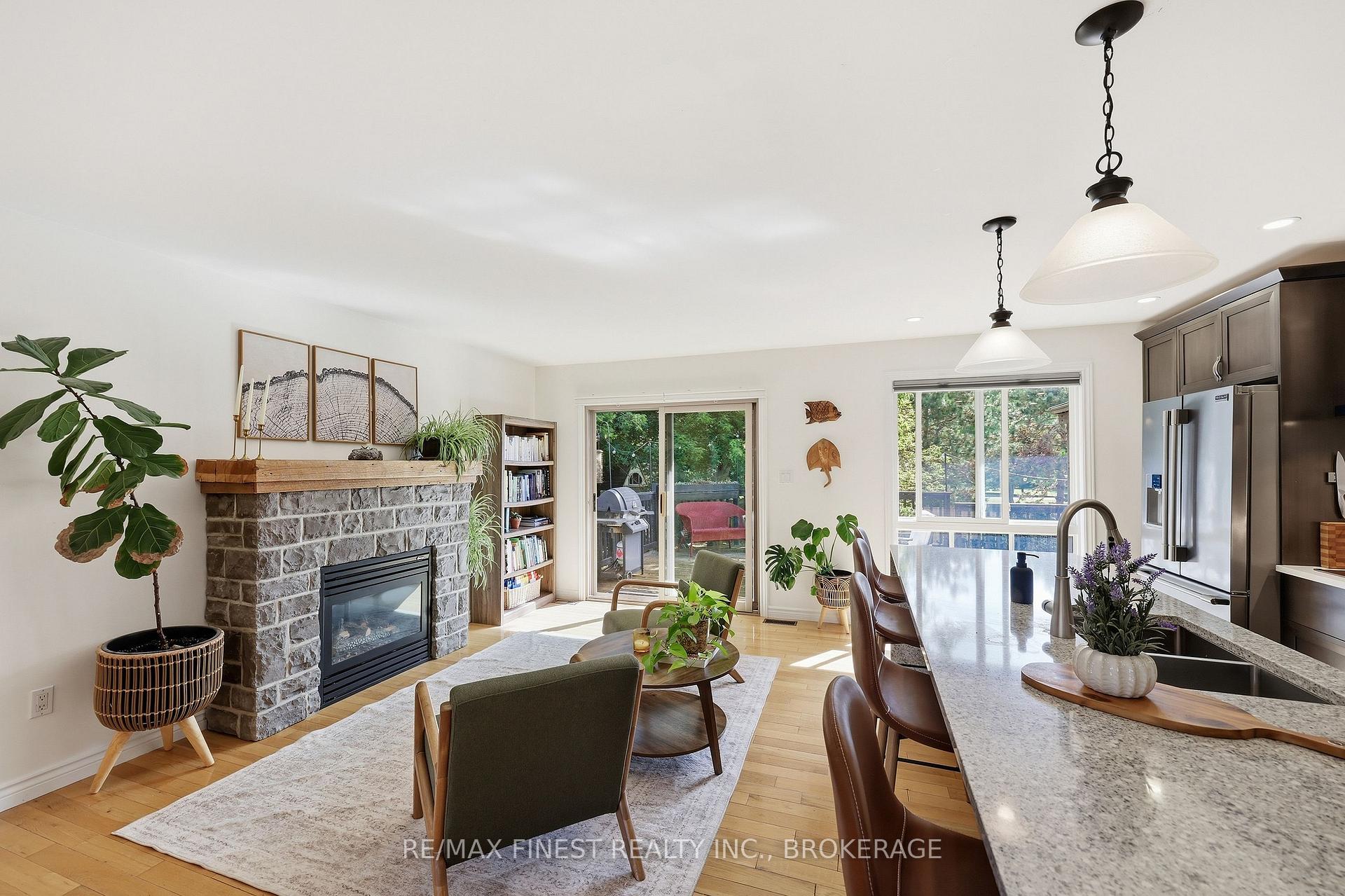 Photo 13 of 4404 Ashwood Drive, Frontenac, Frontenac South — HOMEH