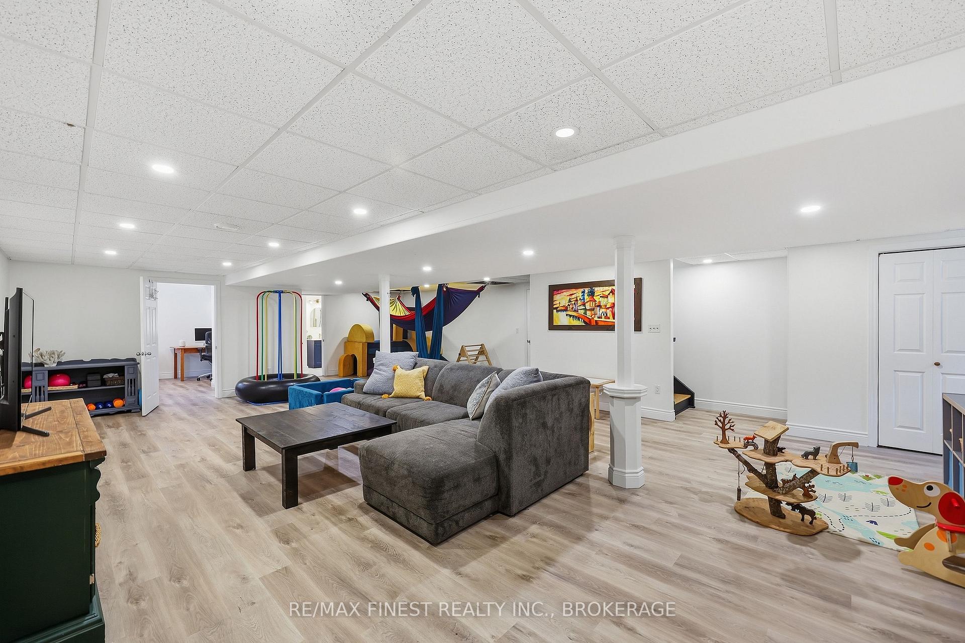 Photo 27 of 4404 Ashwood Drive, Frontenac, Frontenac South — HOMEH