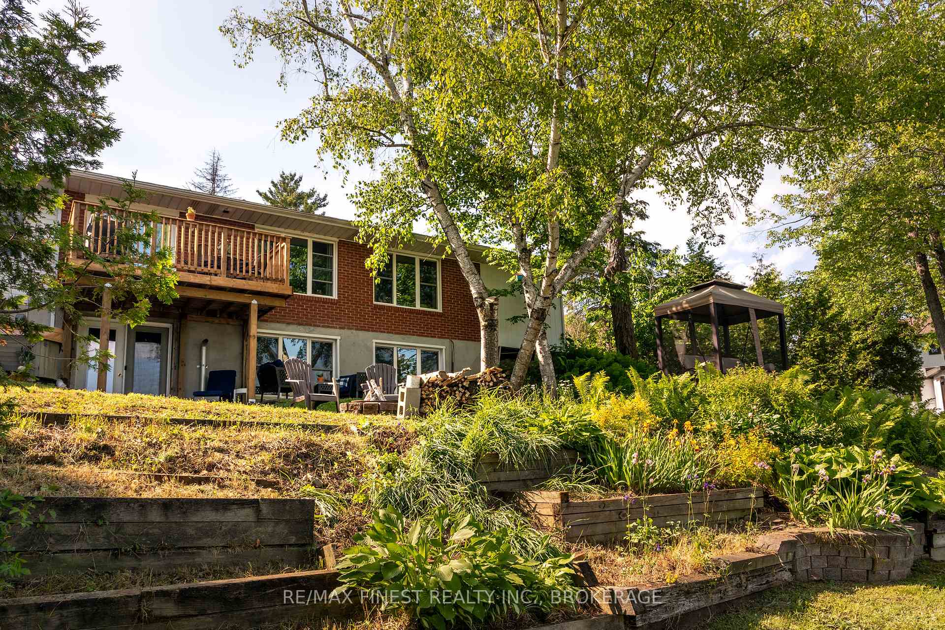 Photo 5 of 1016 Jewel Road, Frontenac, Frontenac North — HOMEH