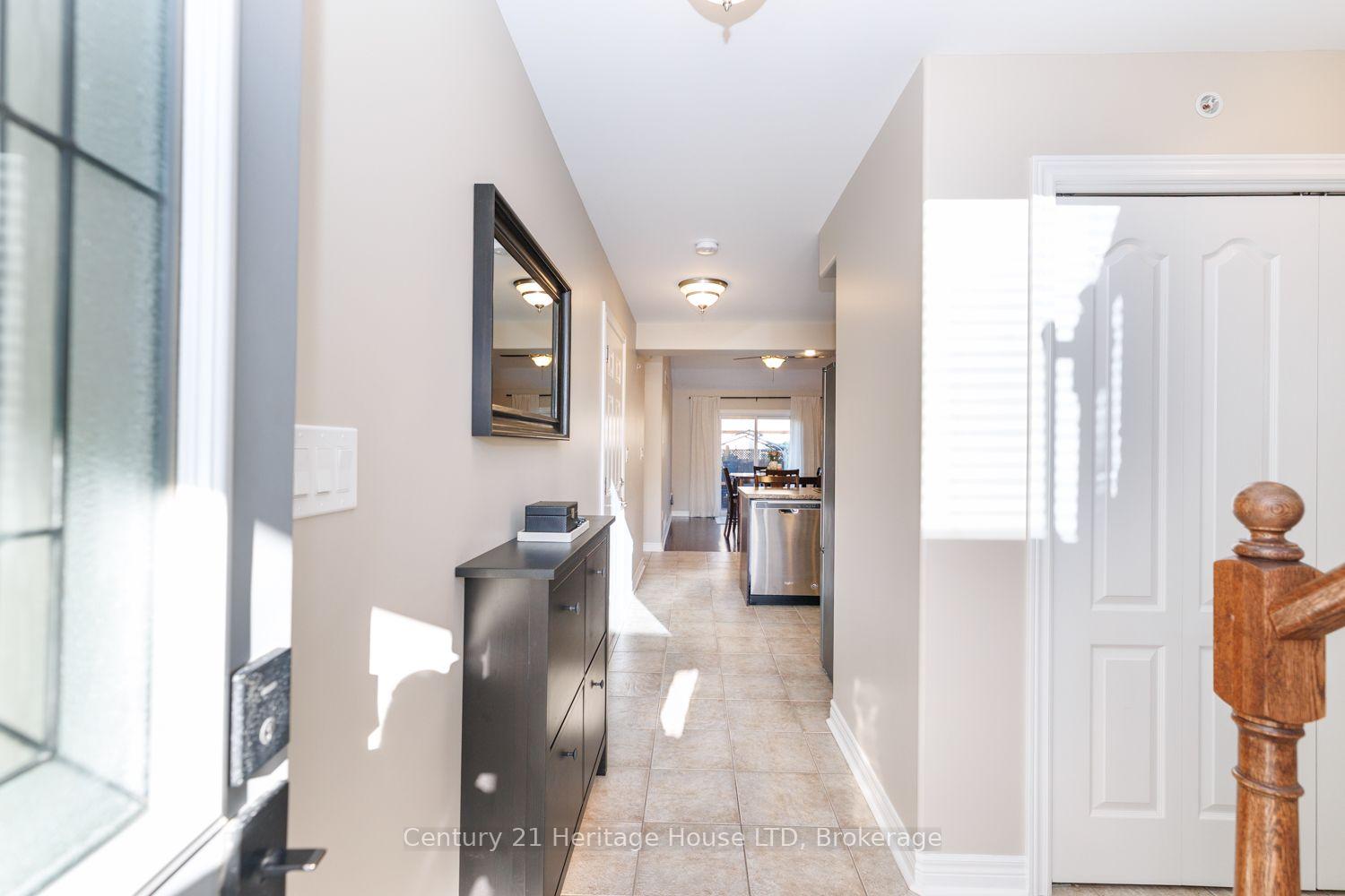 Photo 5 of 29 Bluegrass Crescent, St. Catharines, Oakdale — HOMEH