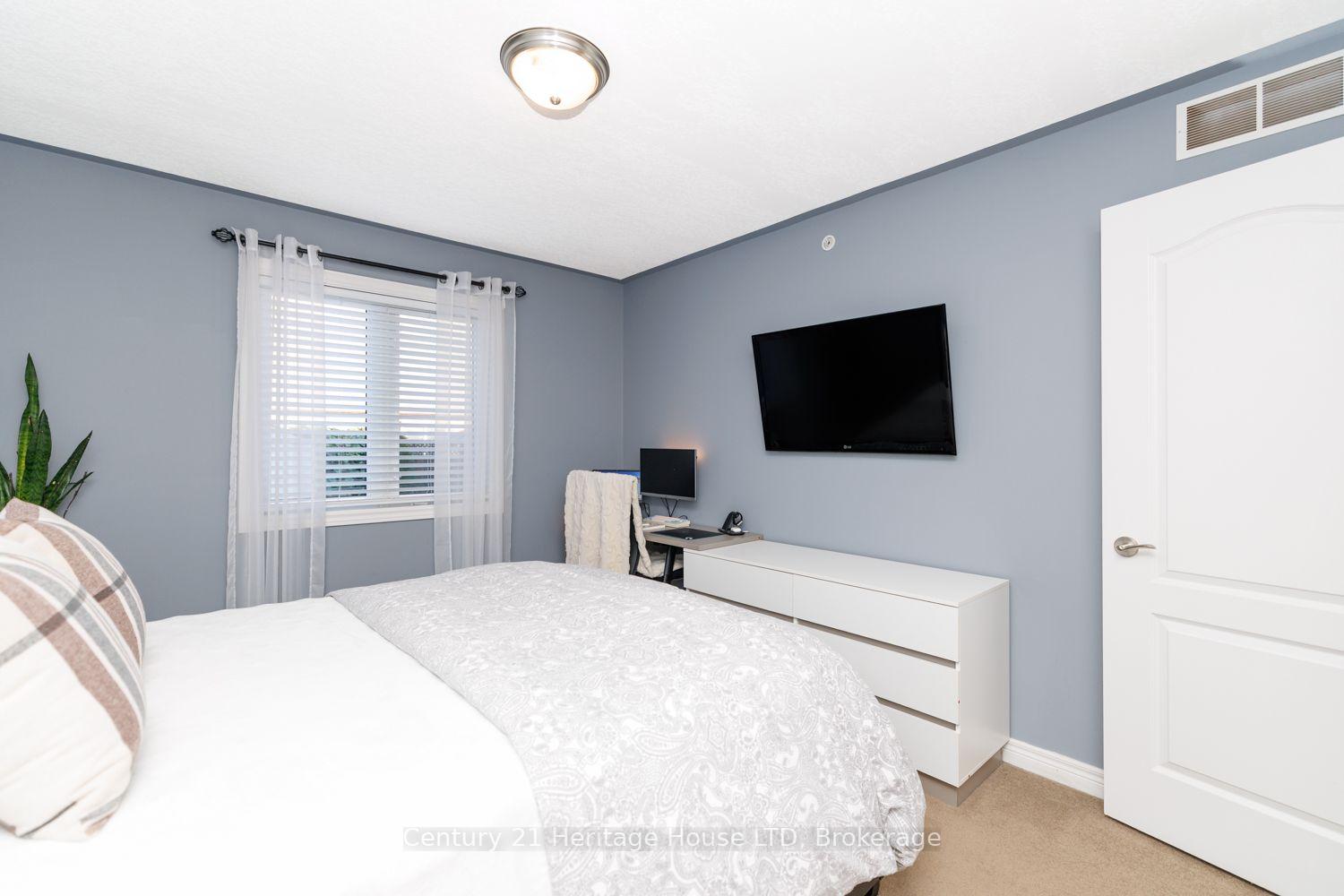 Photo 15 of 29 Bluegrass Crescent, St. Catharines, Oakdale — HOMEH